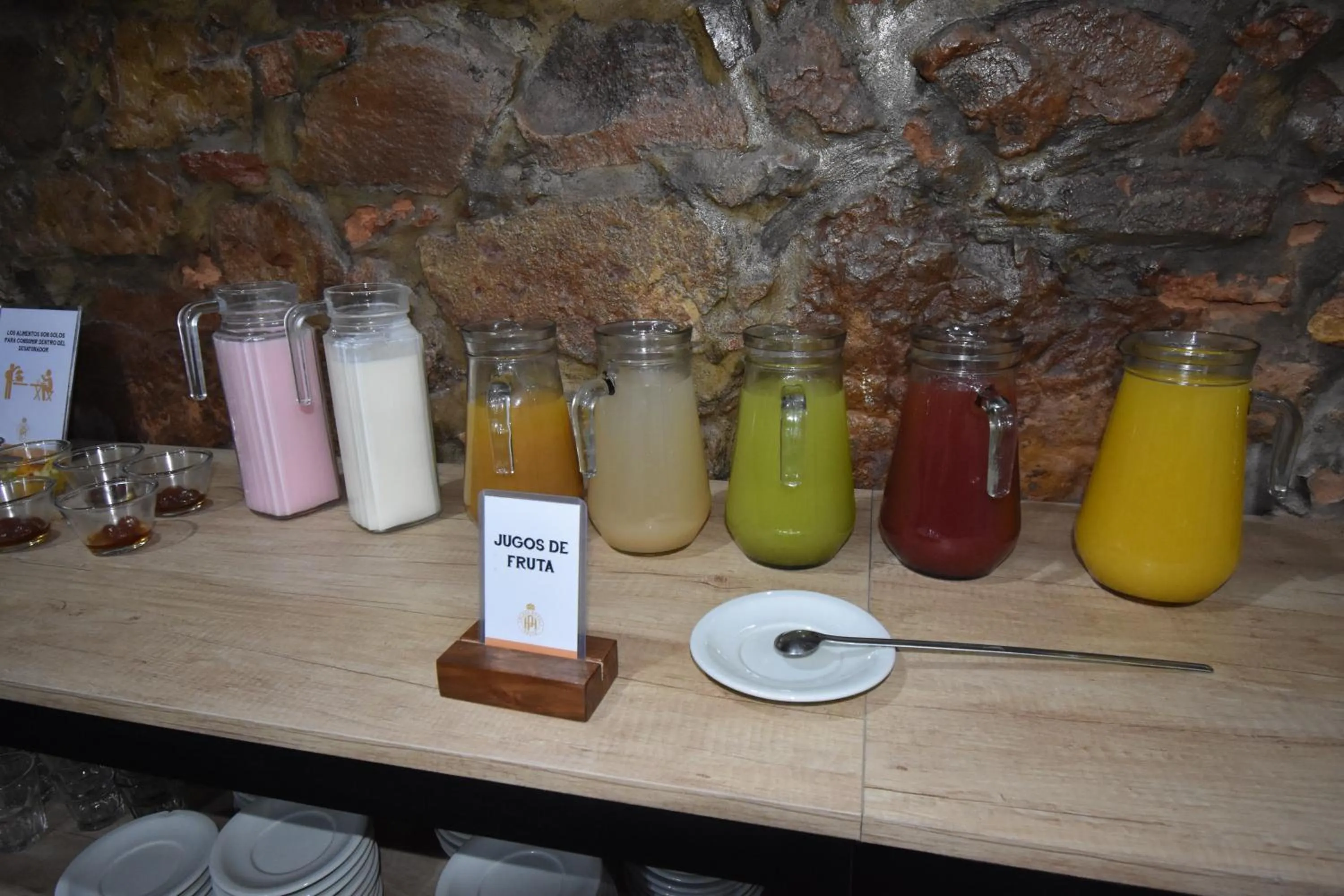 Food and drinks in Hotel Plaza