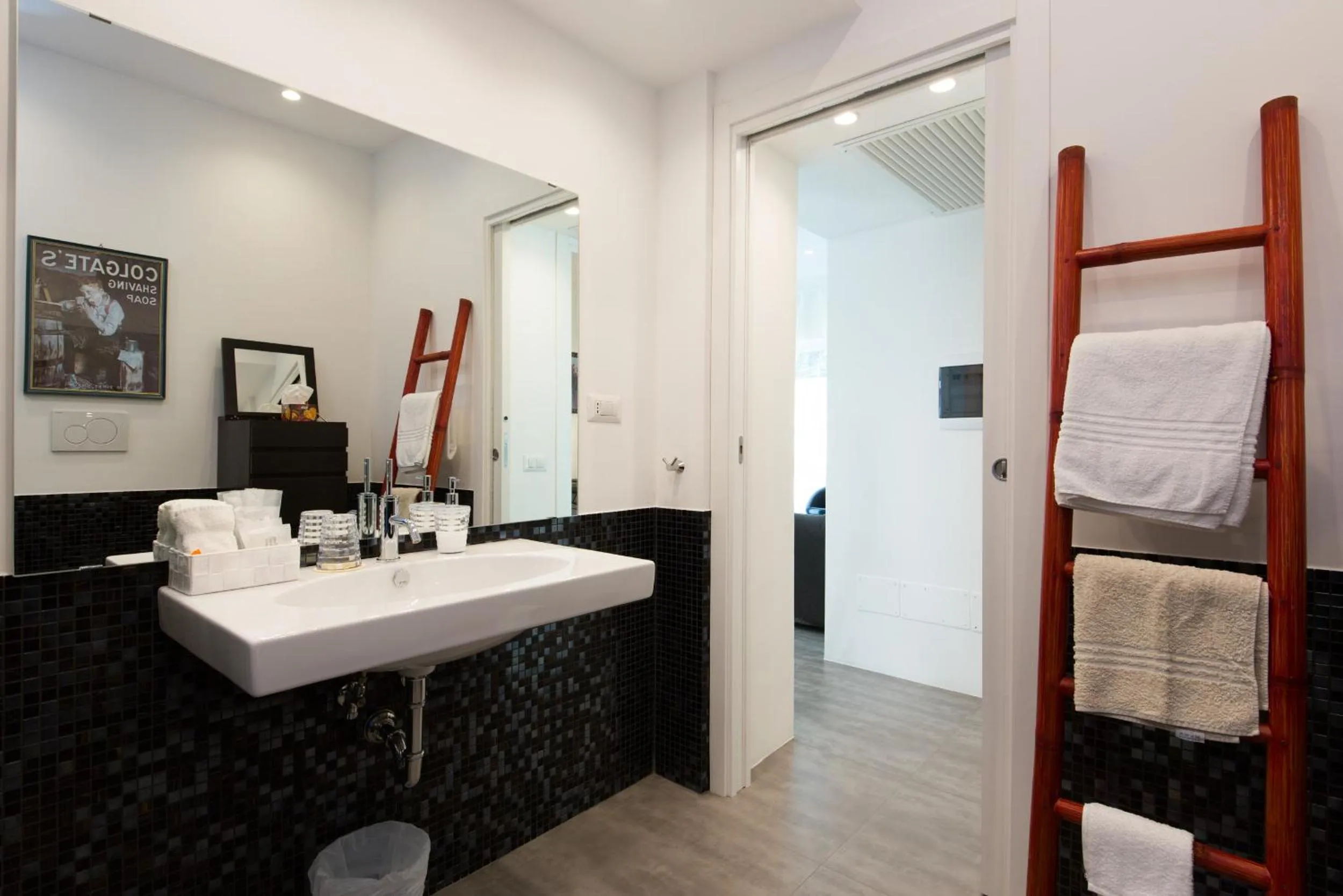 Bathroom, Bed in Niclas Luxury Apartments EUR