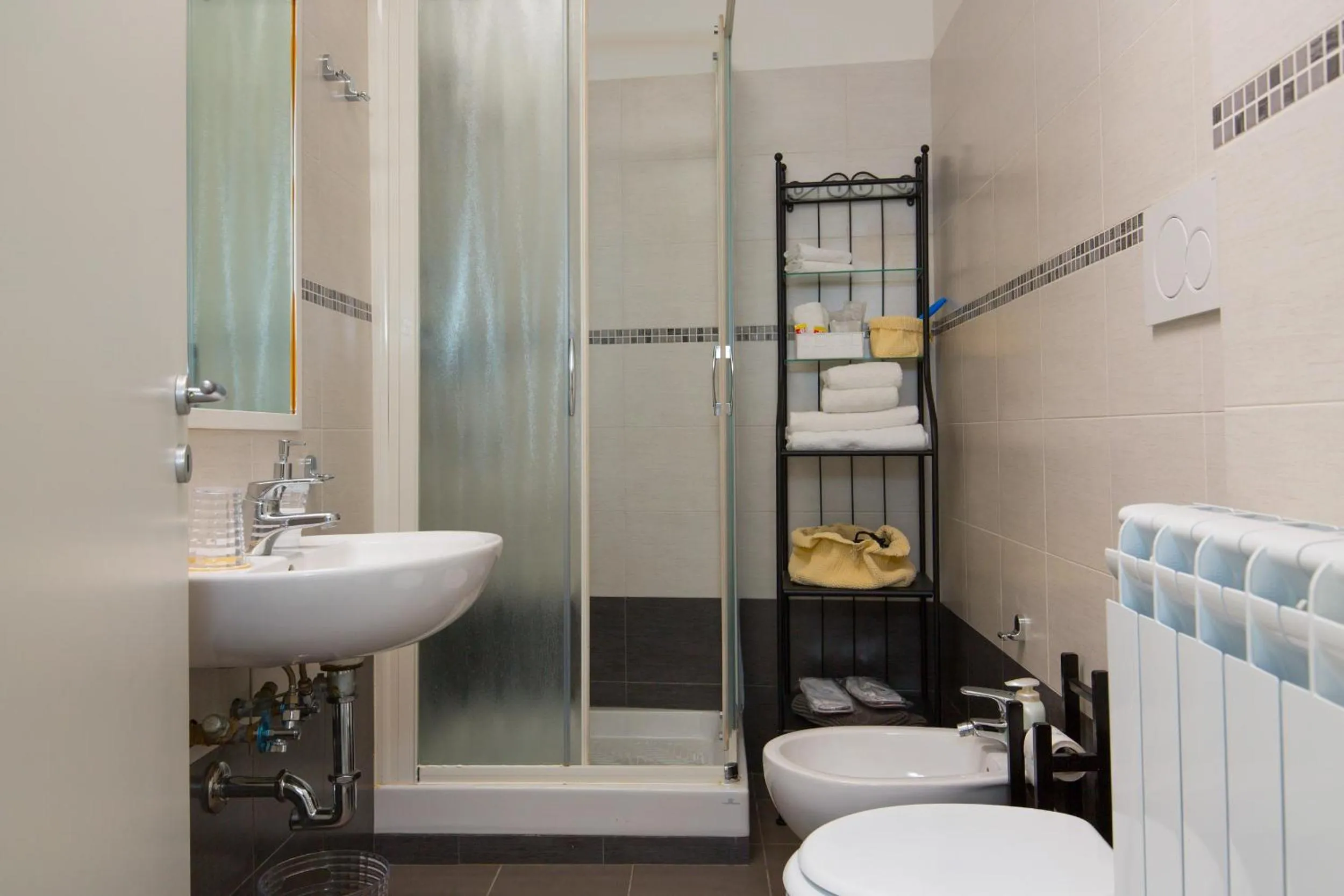 Shower in Niclas Luxury Apartments EUR