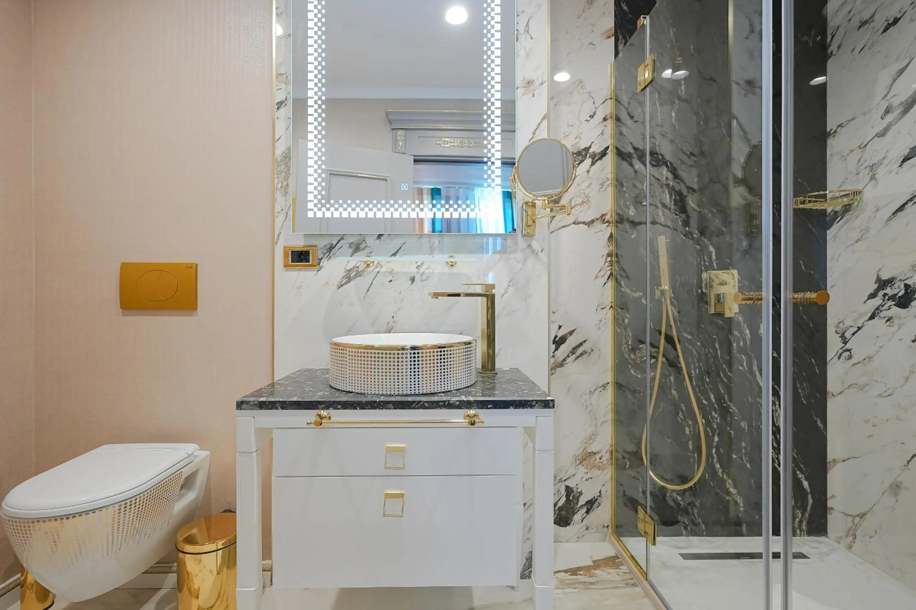 W Regal Boutique Hotel&Spa