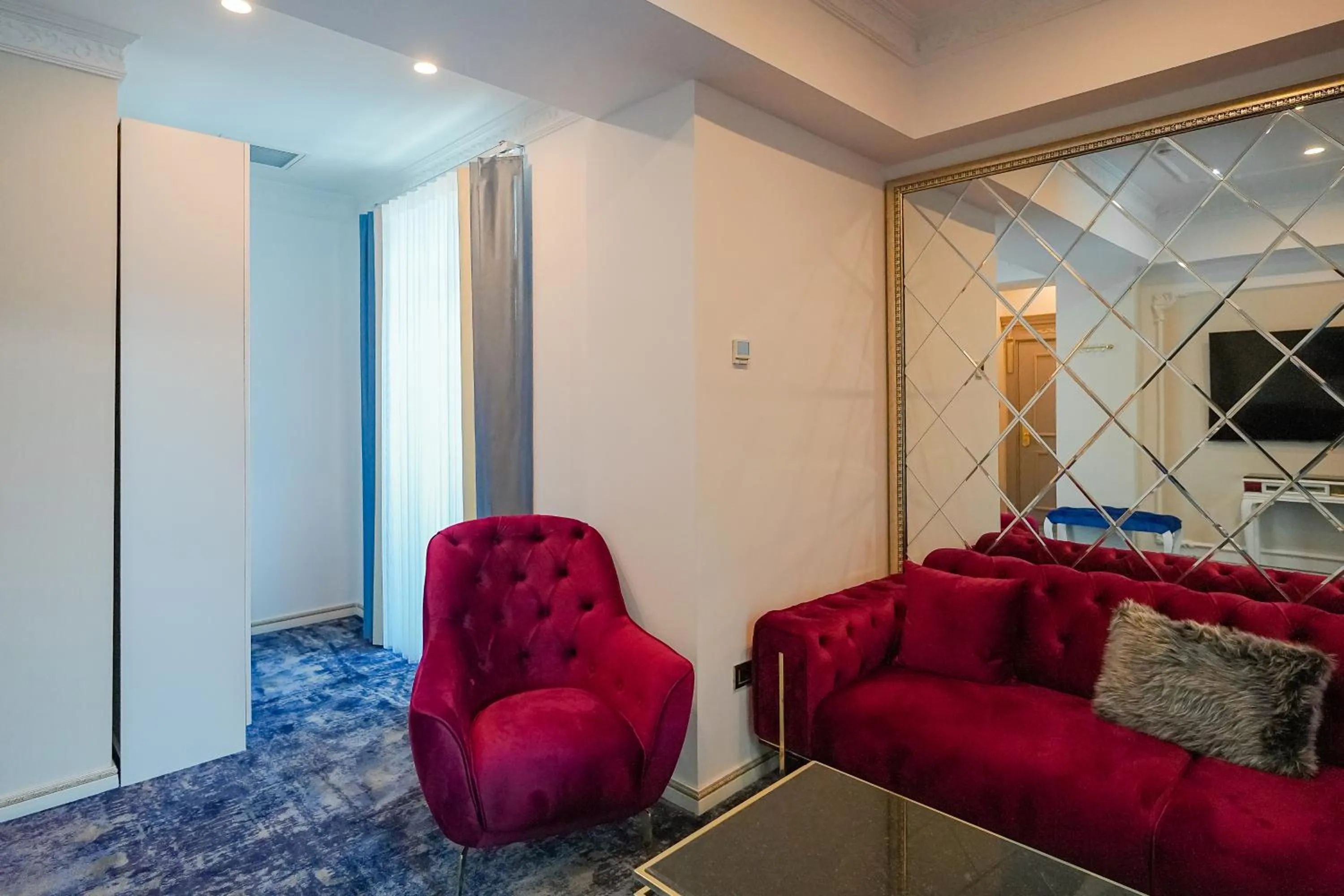 W Regal Boutique Hotel&Spa