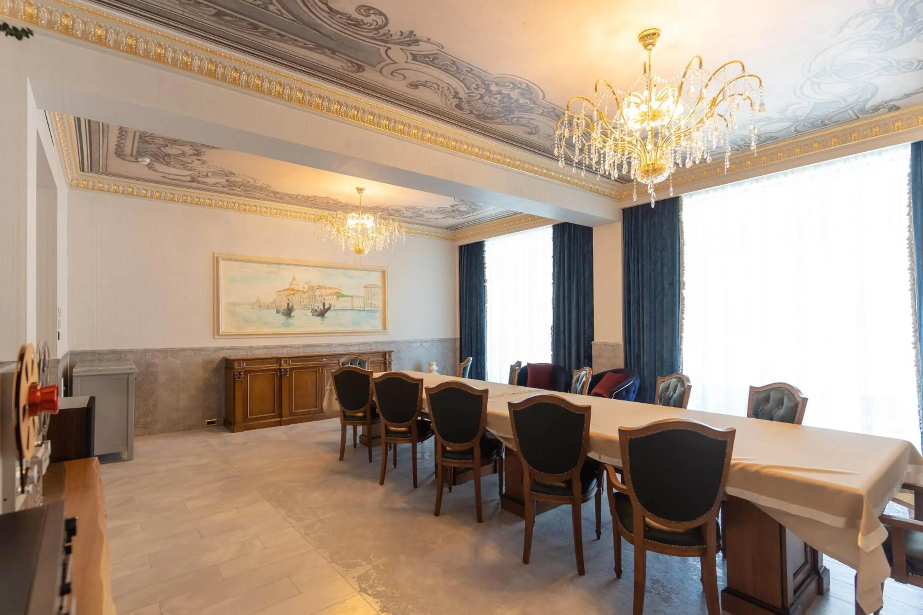 W Regal Boutique Hotel&Spa