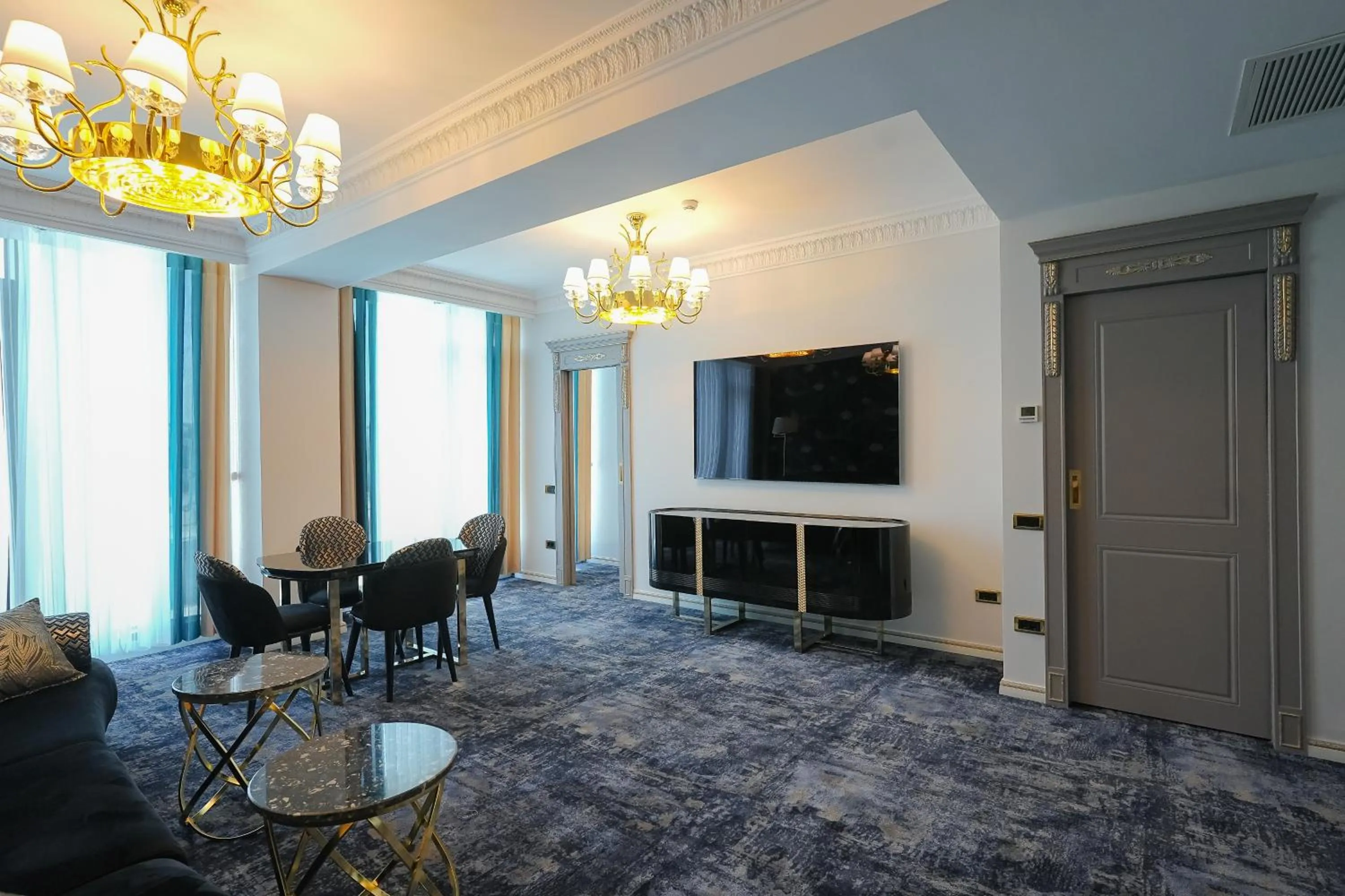 W Regal Boutique Hotel&Spa