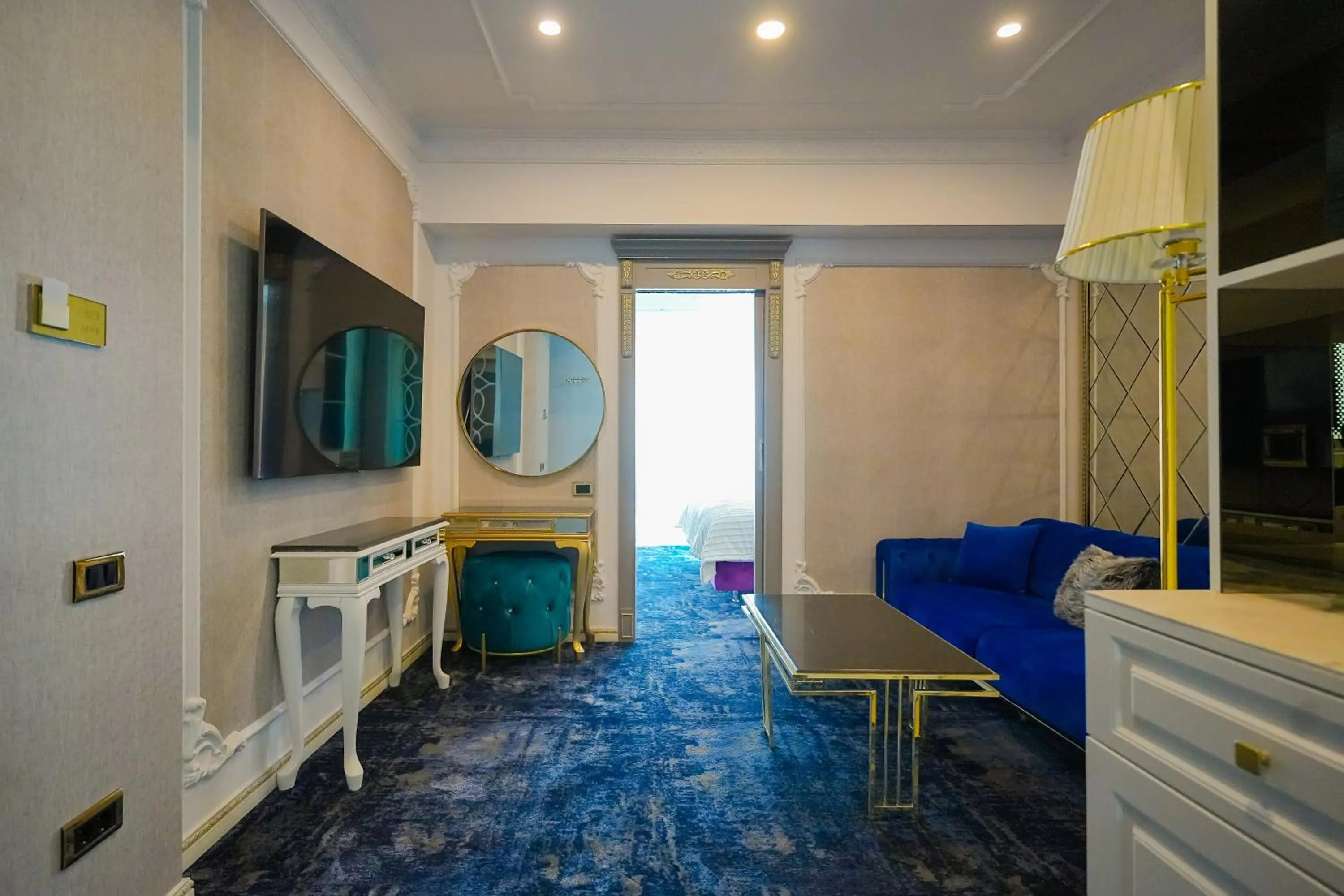 W Regal Boutique Hotel&Spa