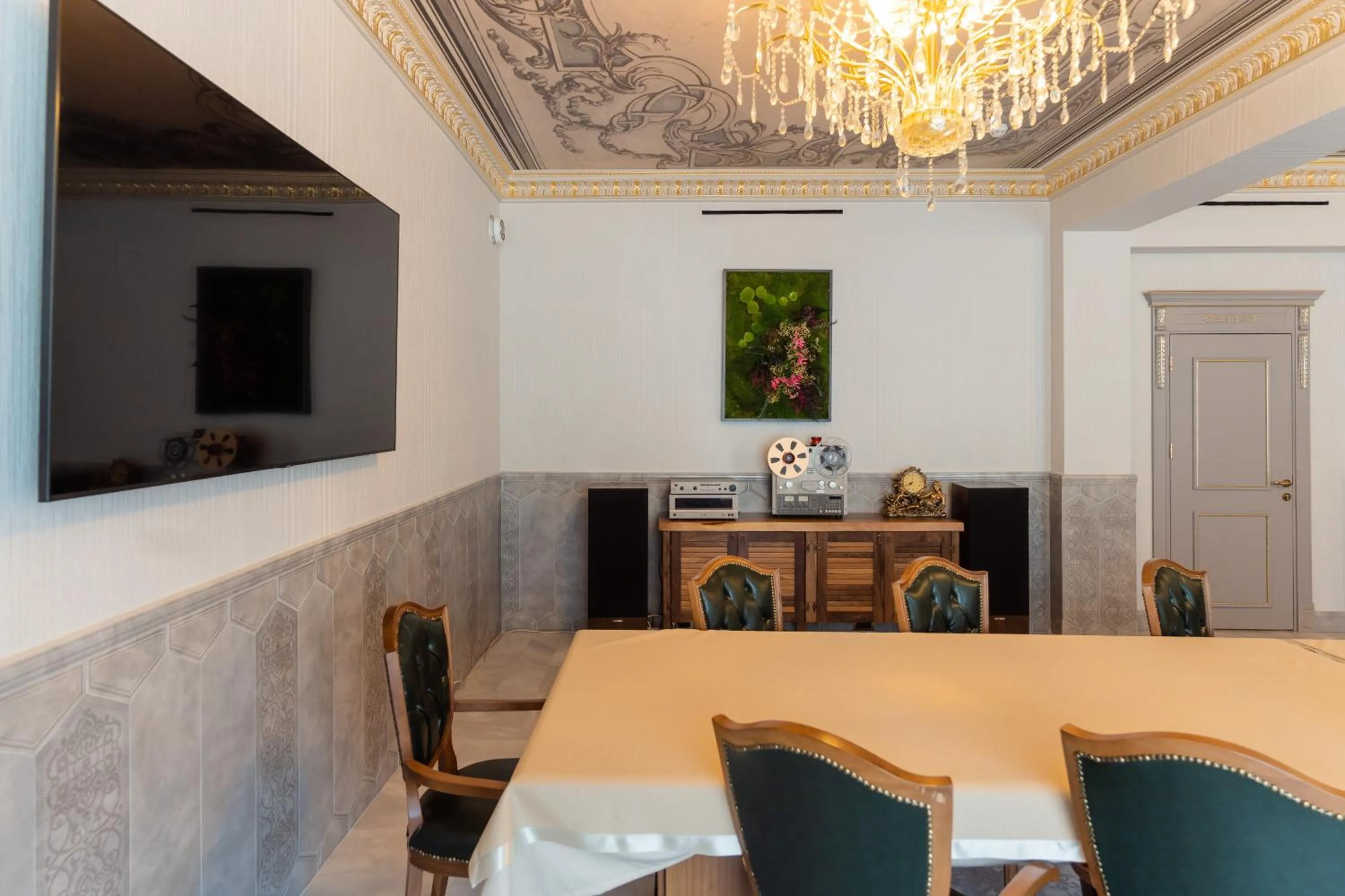 W Regal Boutique Hotel&Spa