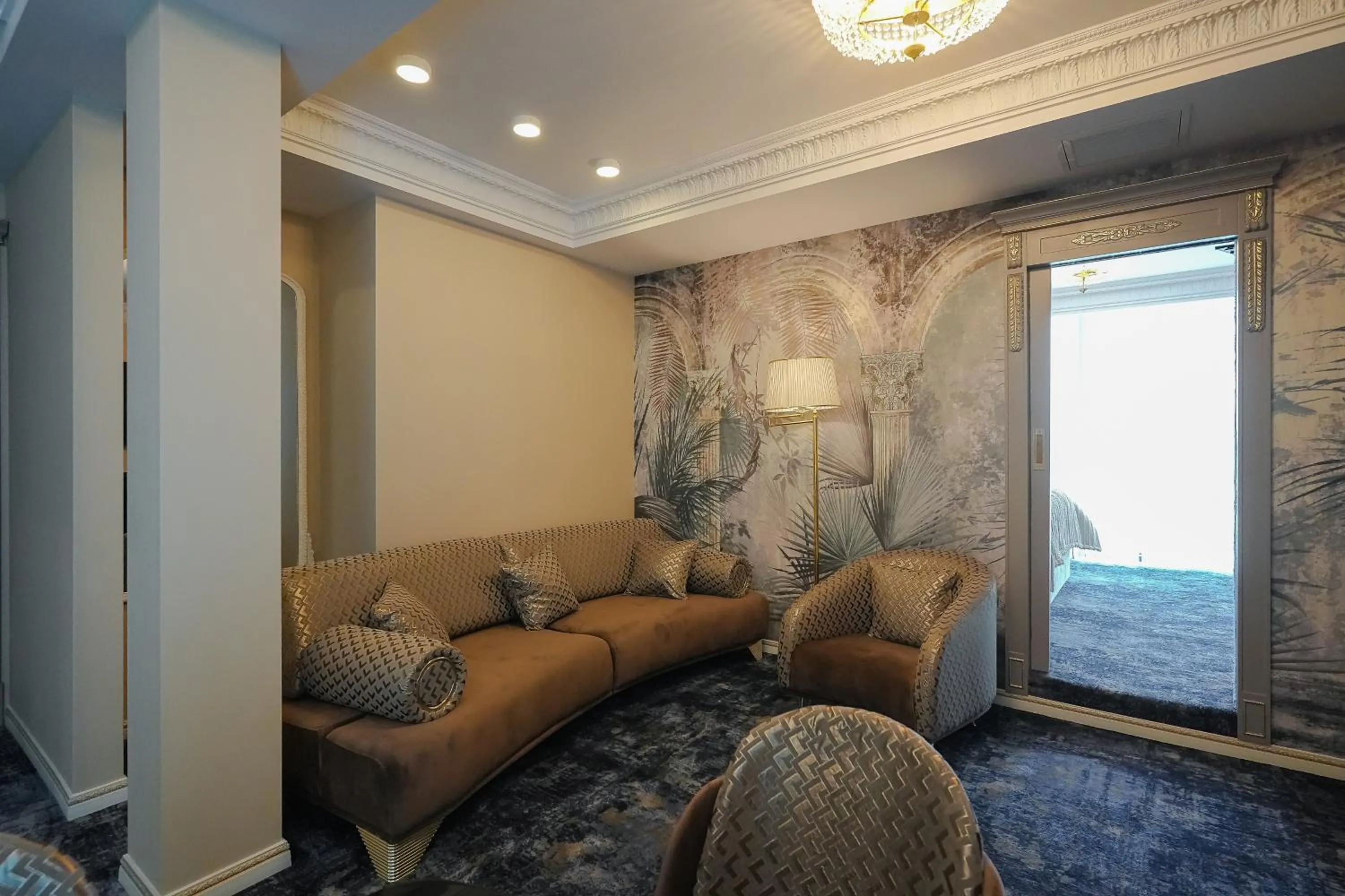 W Regal Boutique Hotel&Spa