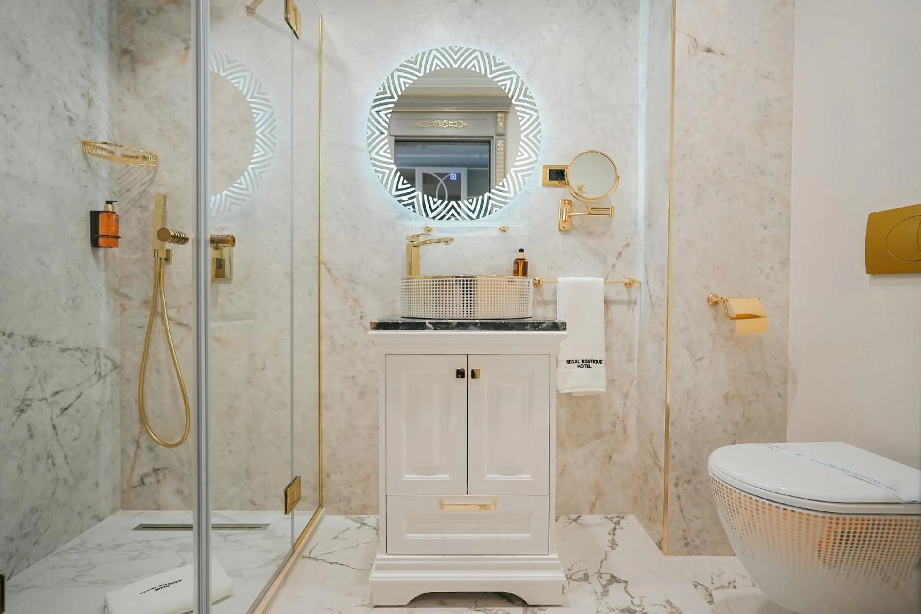 W Regal Boutique Hotel&Spa