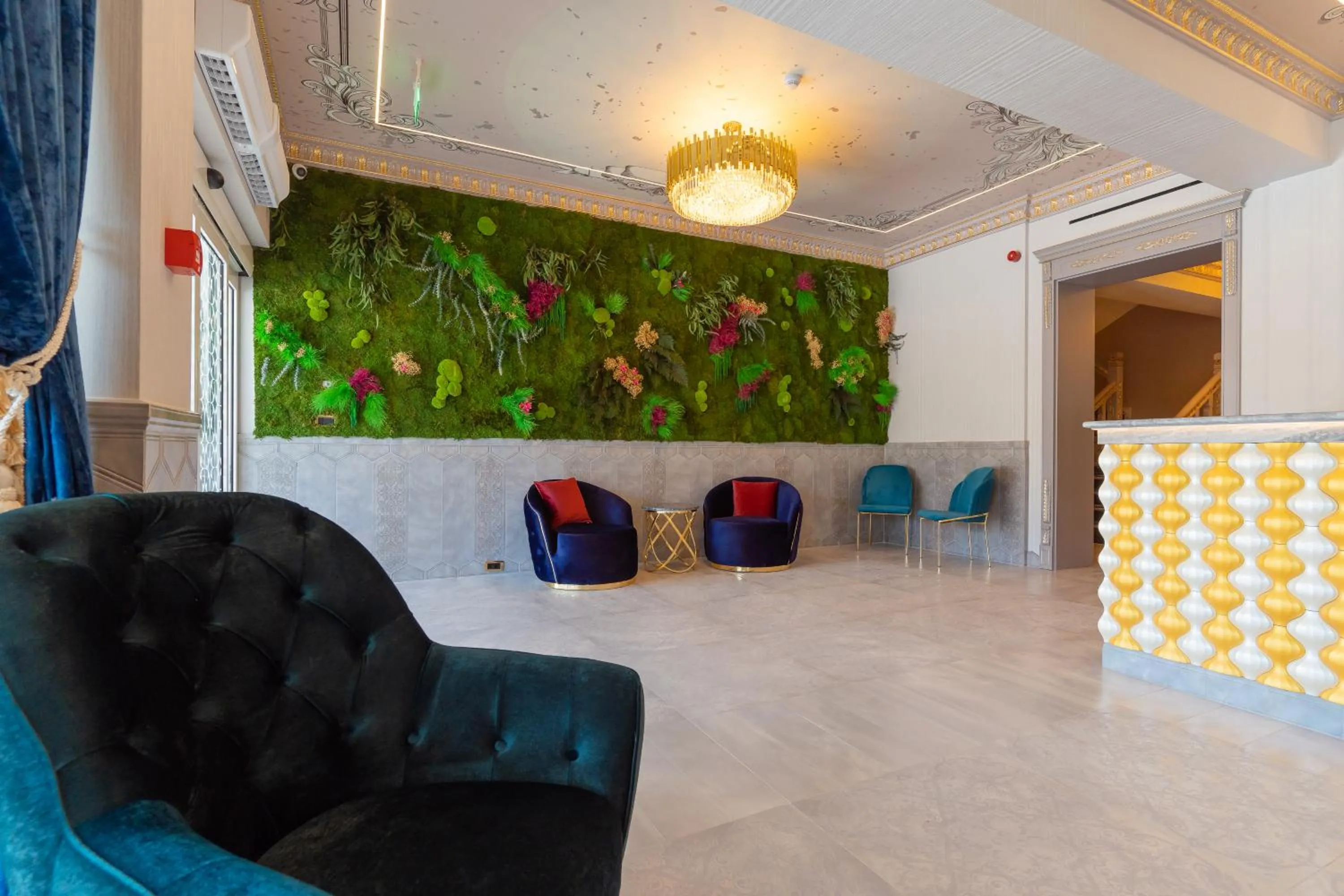 W Regal Boutique Hotel&Spa