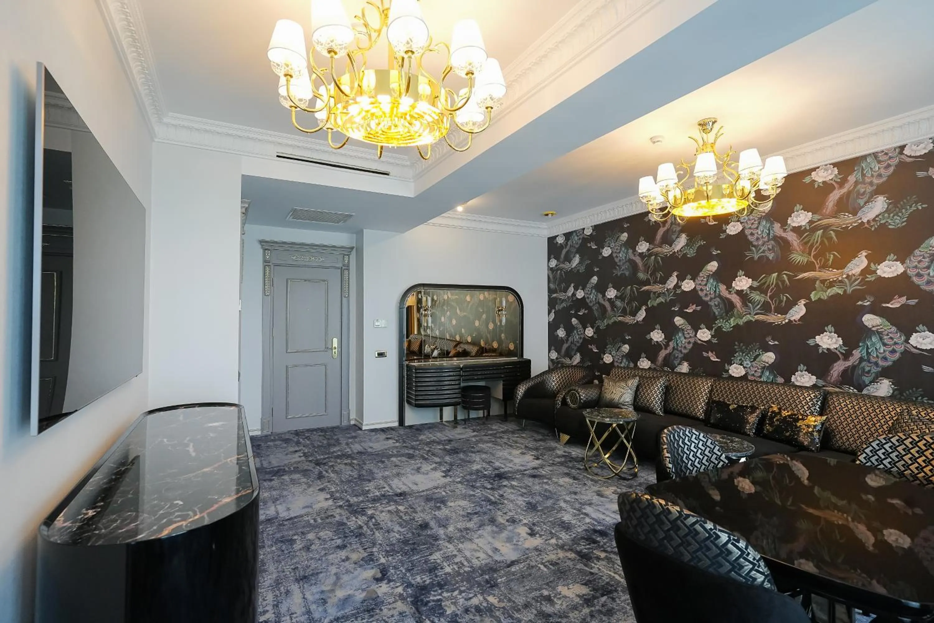 Bed in W Regal Boutique Hotel&Spa