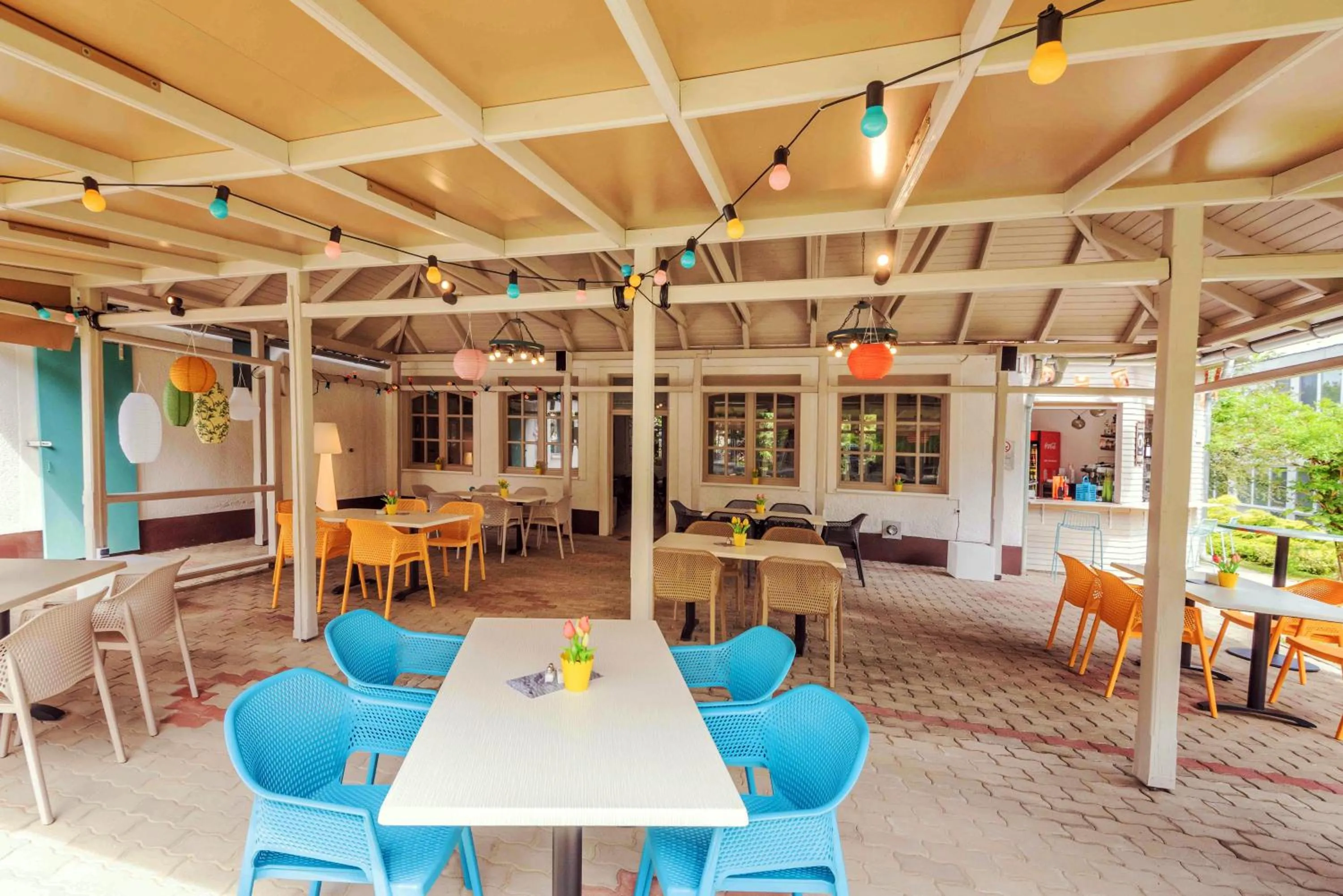 Restaurant/places to eat in Magaspart Panzió