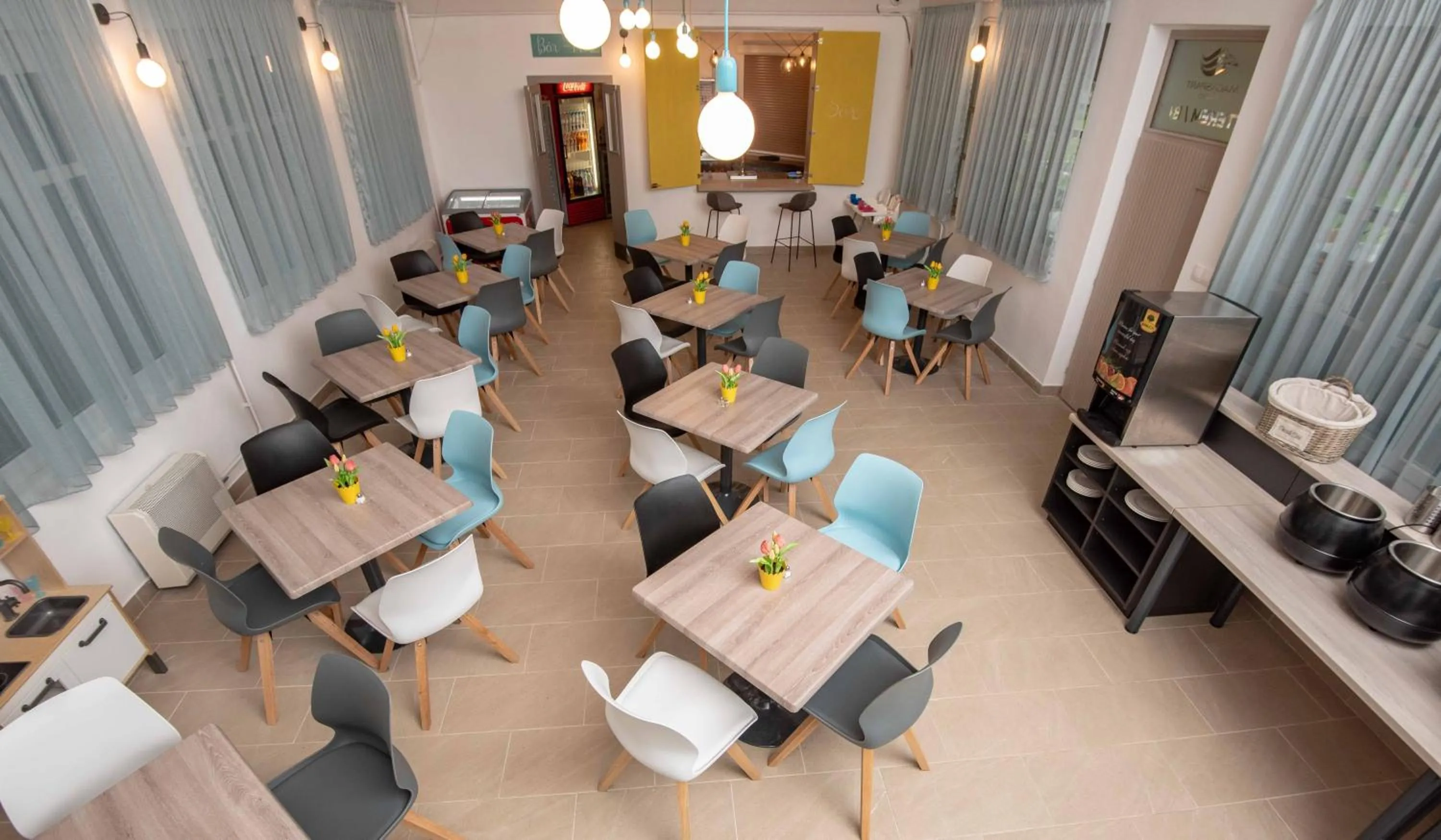 Restaurant/places to eat in Magaspart Panzió