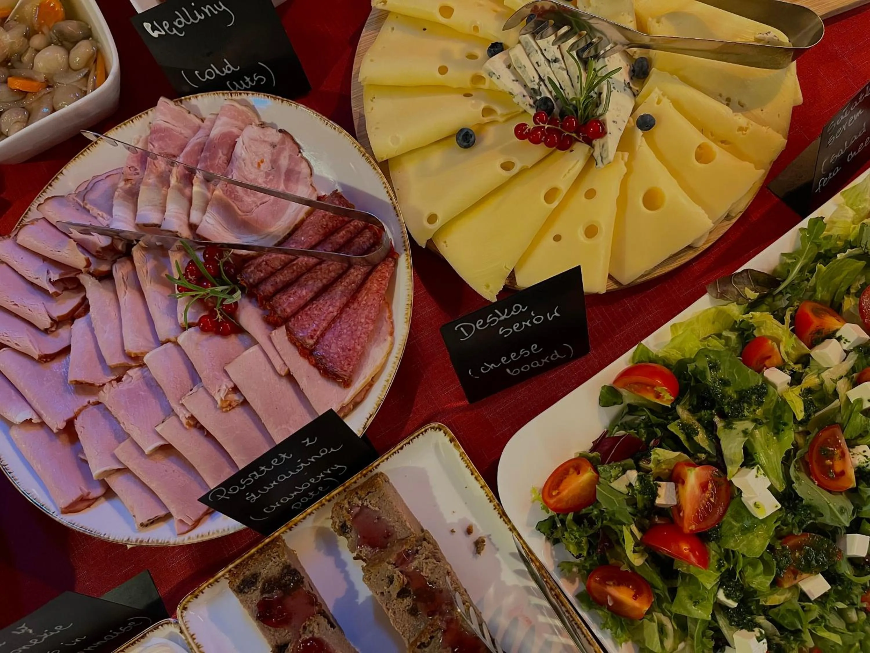 Restaurant/places to eat in Joyinn Aparthotel