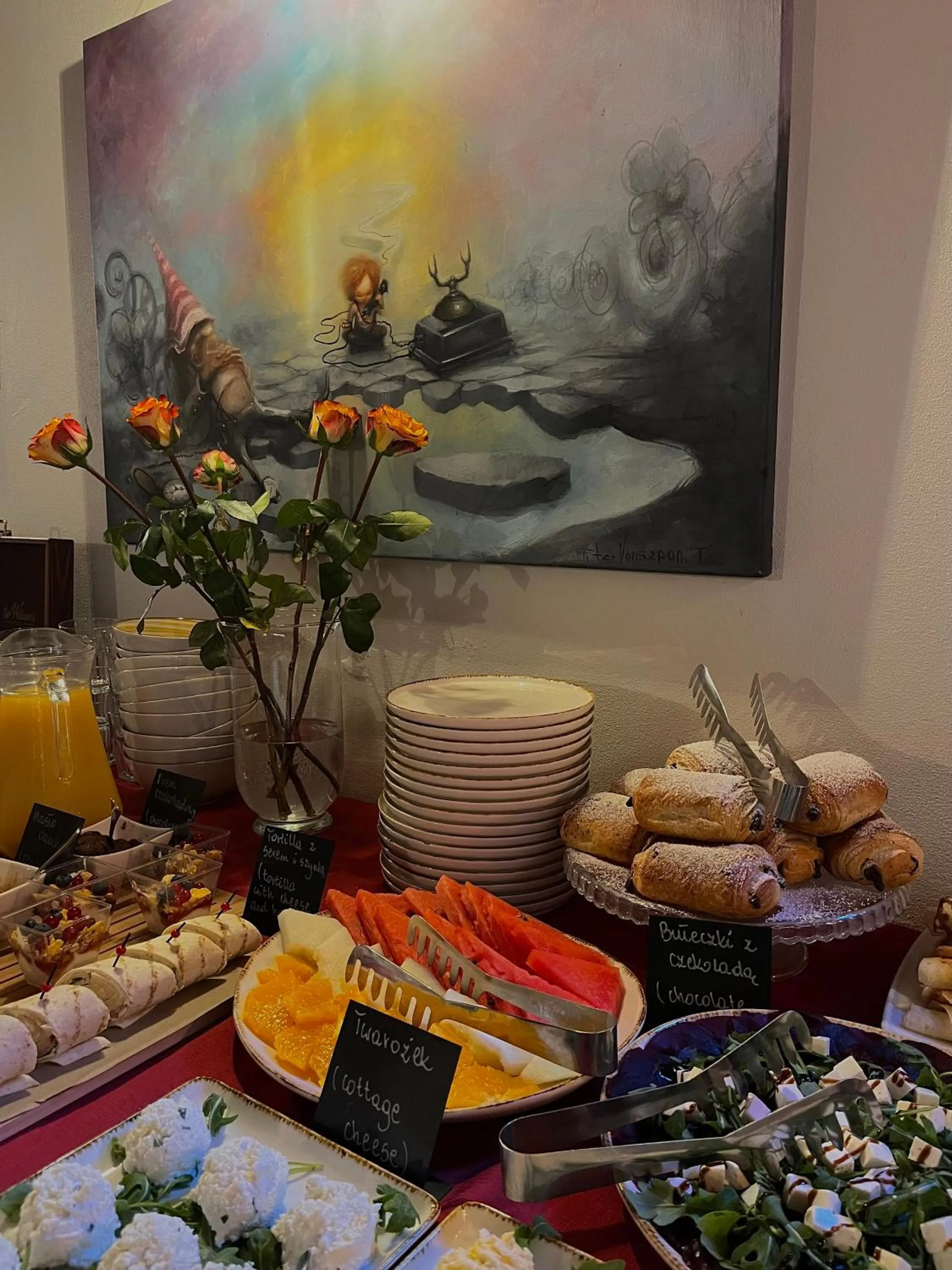 Restaurant/places to eat in Joyinn Aparthotel