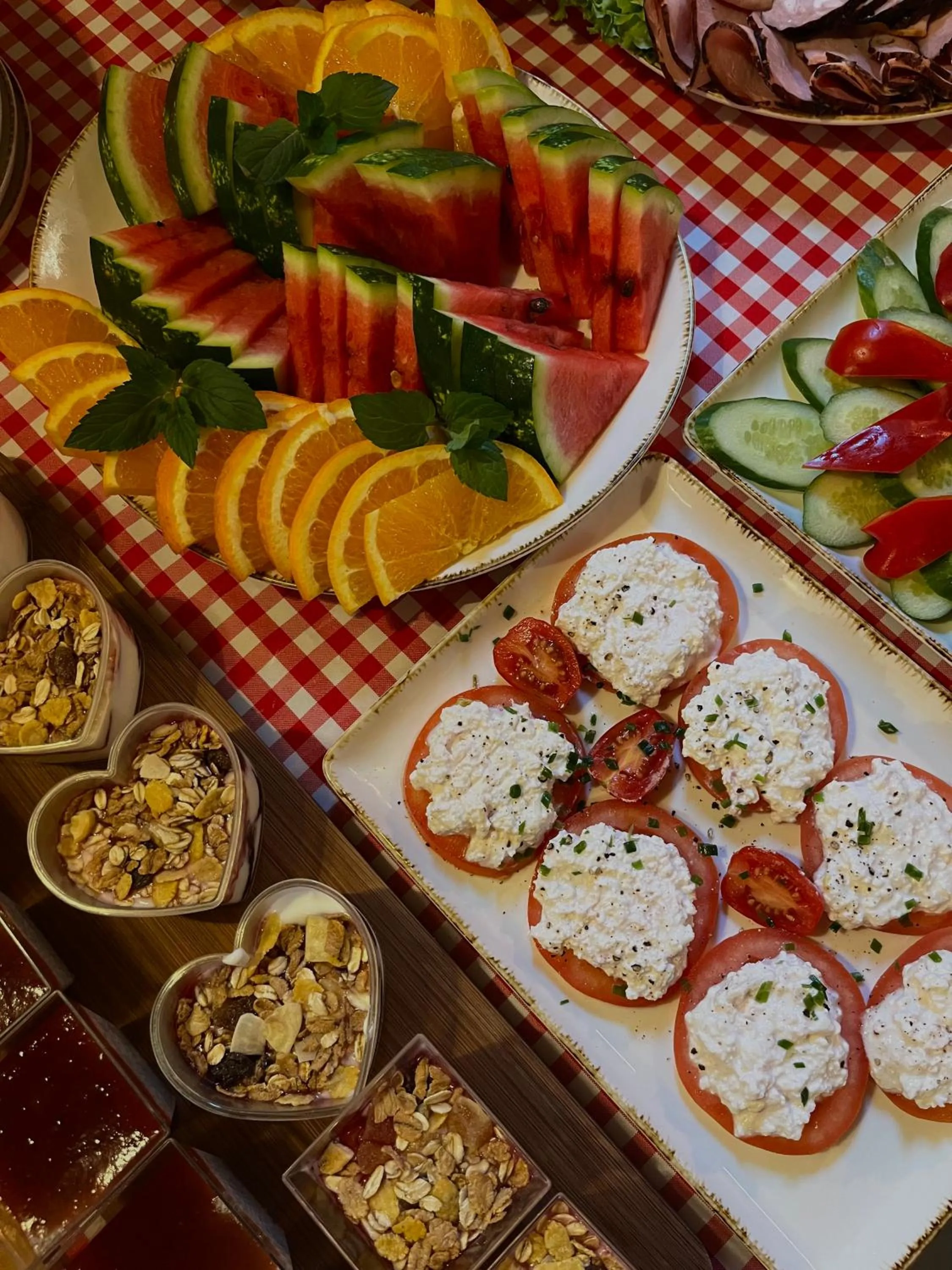 Restaurant/places to eat in Joyinn Aparthotel