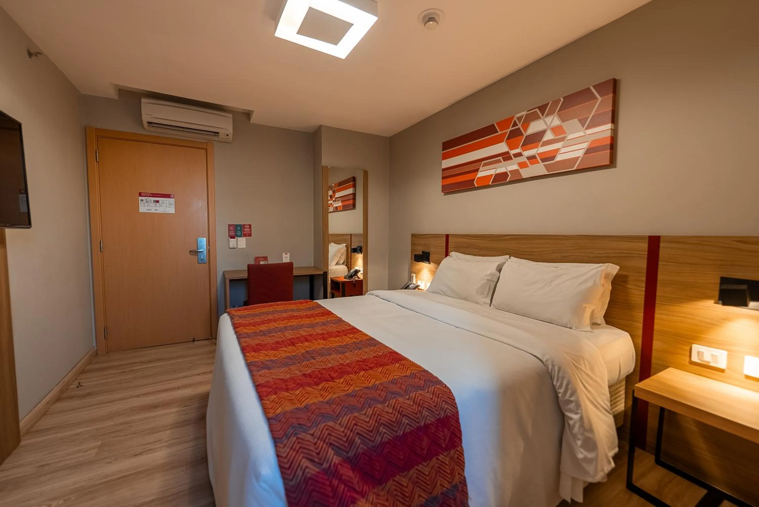 Bedroom, Bed in Hotel Laghetto Stilo Higienópolis