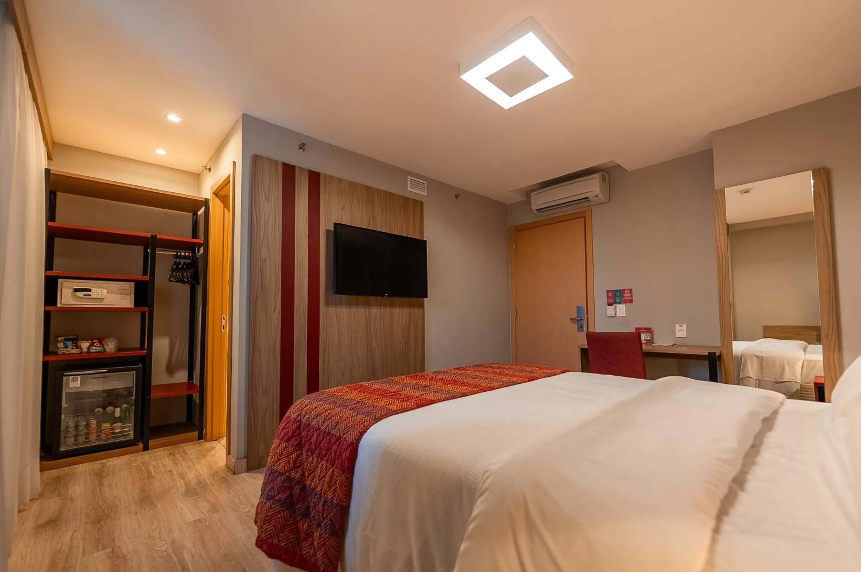 Bedroom, Bed in Hotel Laghetto Stilo Higienópolis