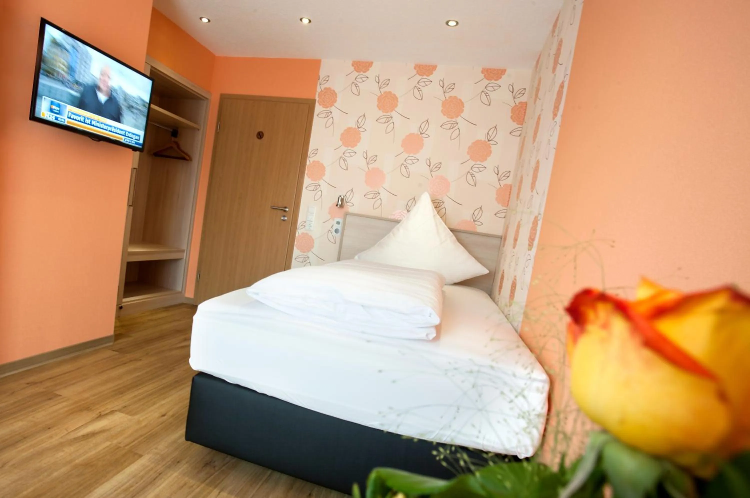 Photo of the whole room, Bed in Haus Hubertus