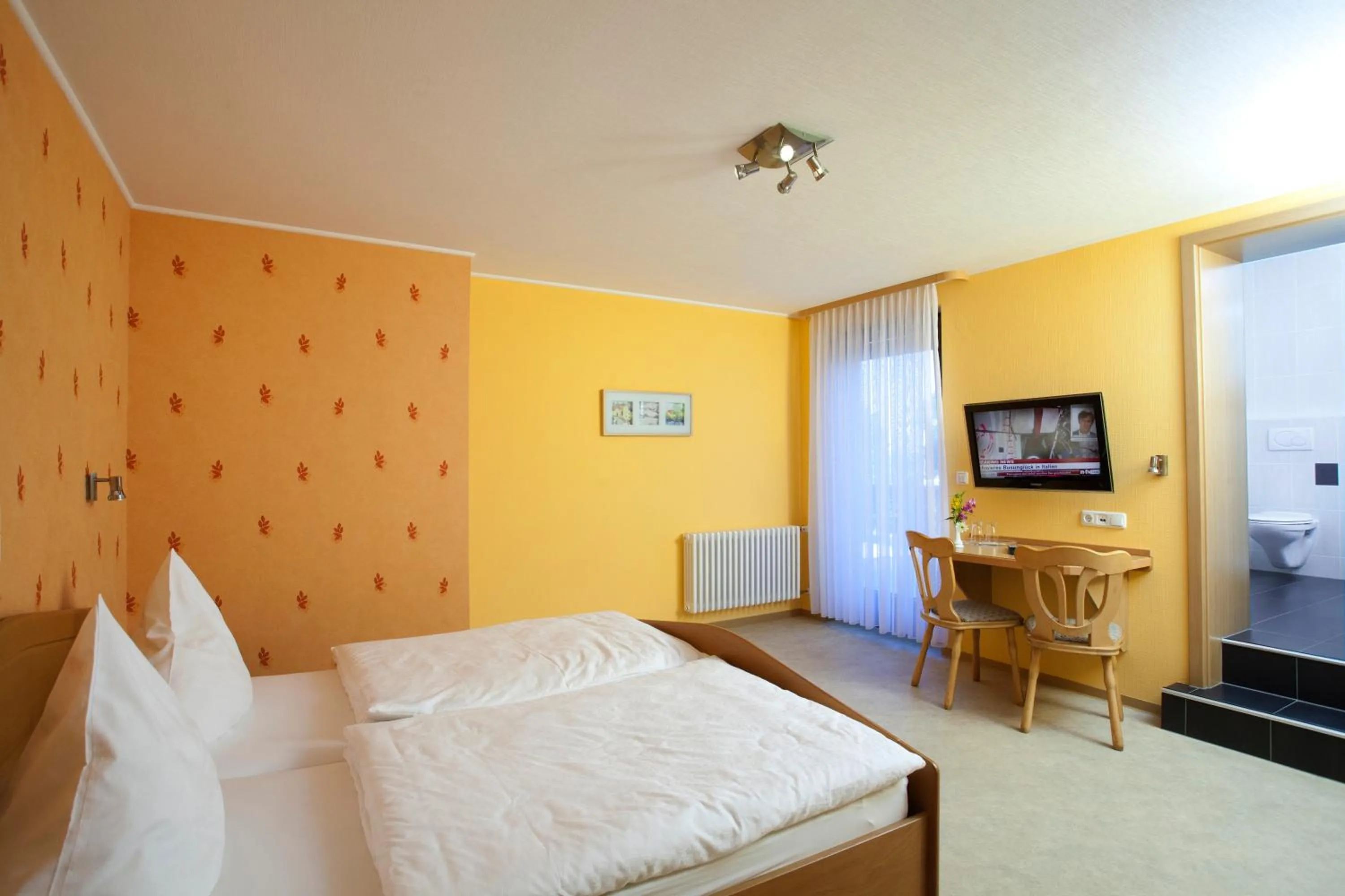 Photo of the whole room, Bed in Haus Hubertus