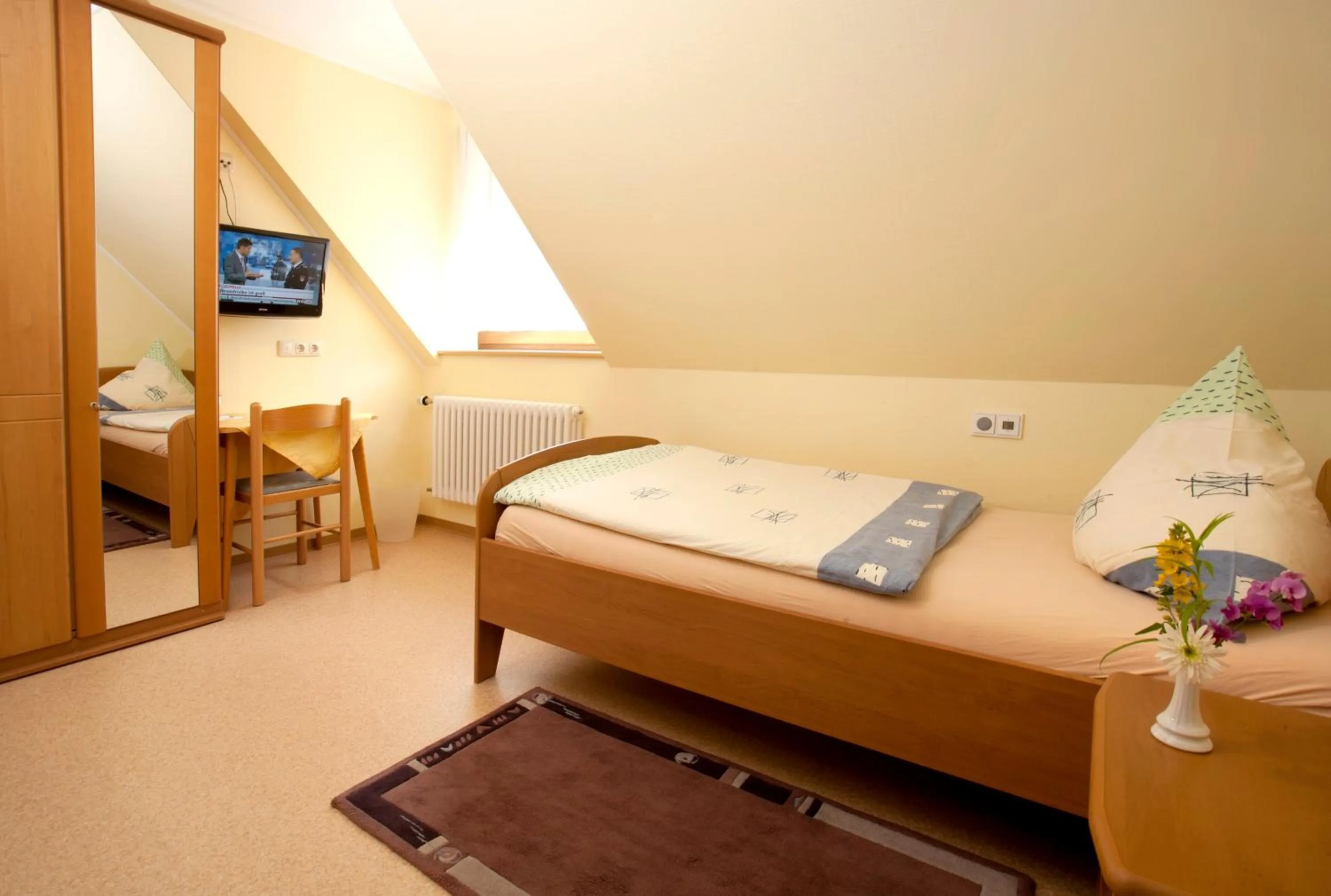 Photo of the whole room, Bed in Haus Hubertus