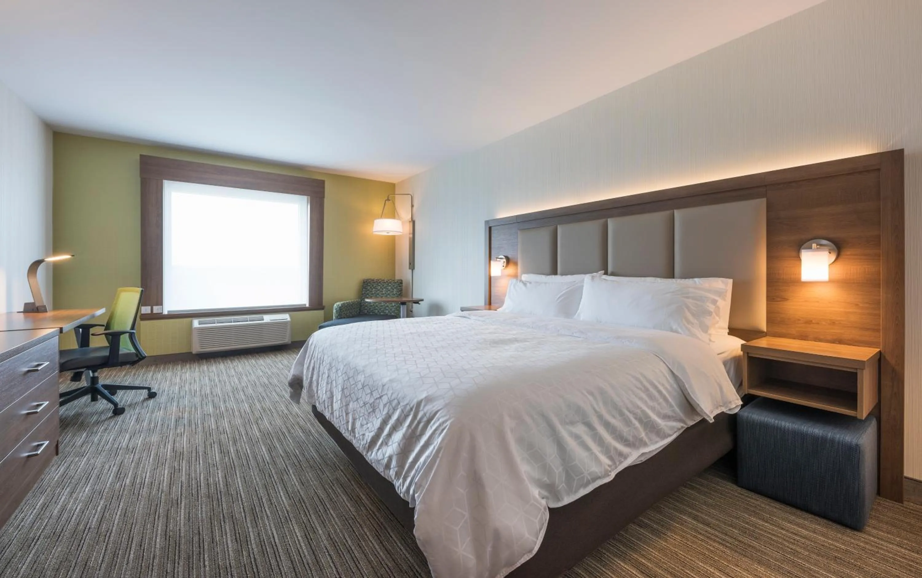 Photo of the whole room, Bed in Holiday Inn Express & Suites Moncton by IHG