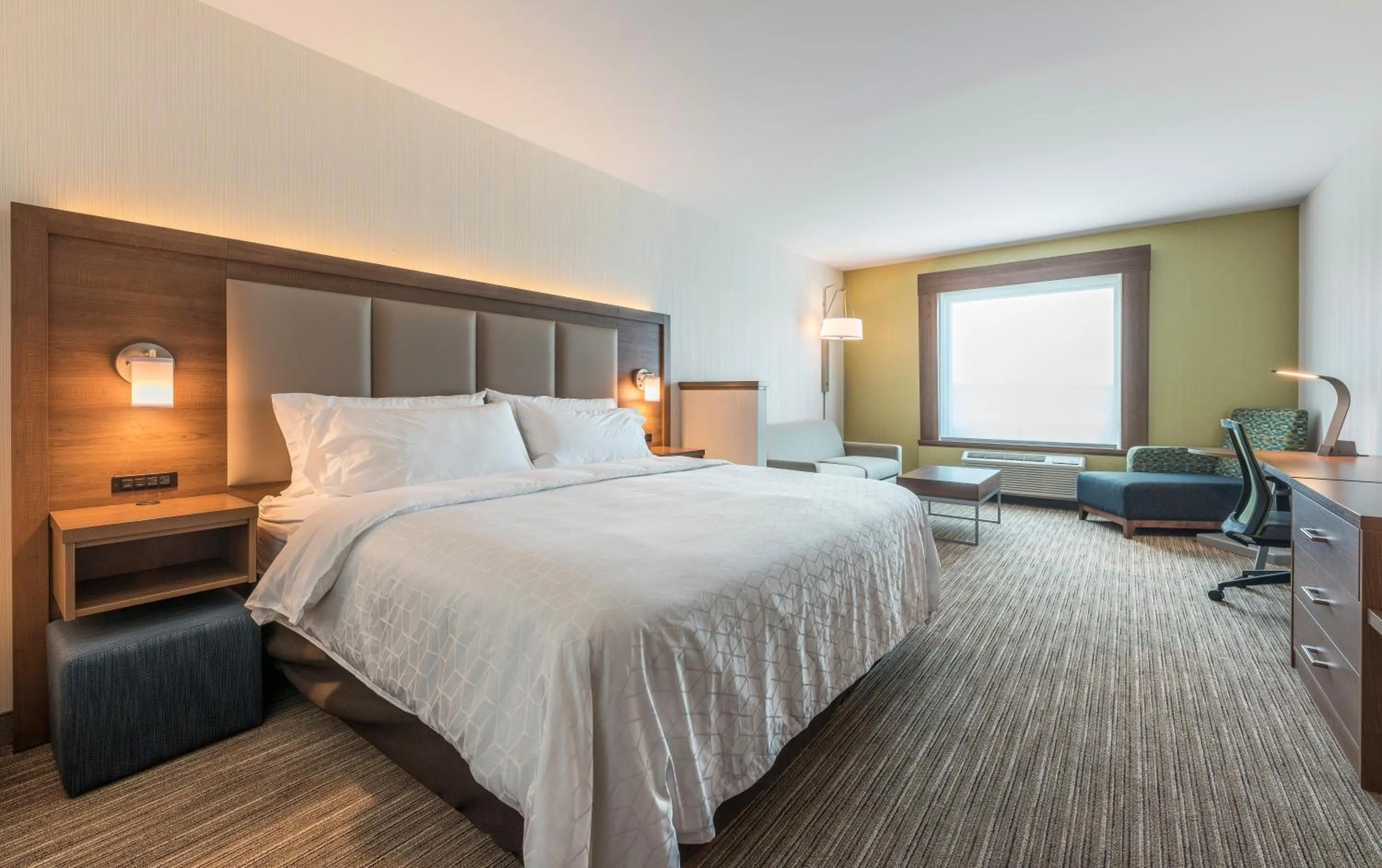 Photo of the whole room, Bed in Holiday Inn Express & Suites Moncton by IHG