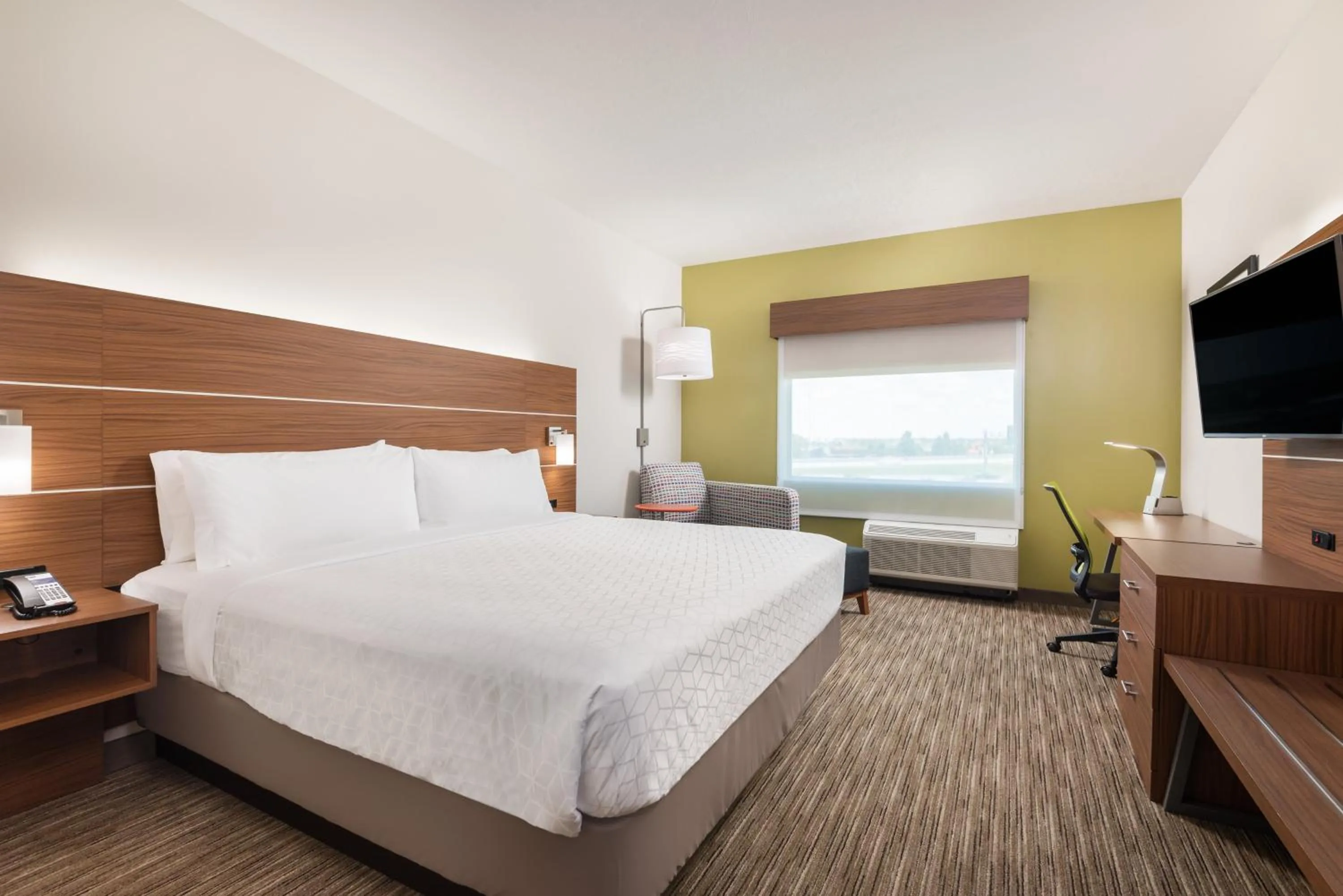 Photo of the whole room, Bed in Holiday Inn Express & Suites - Punta Gorda by IHG