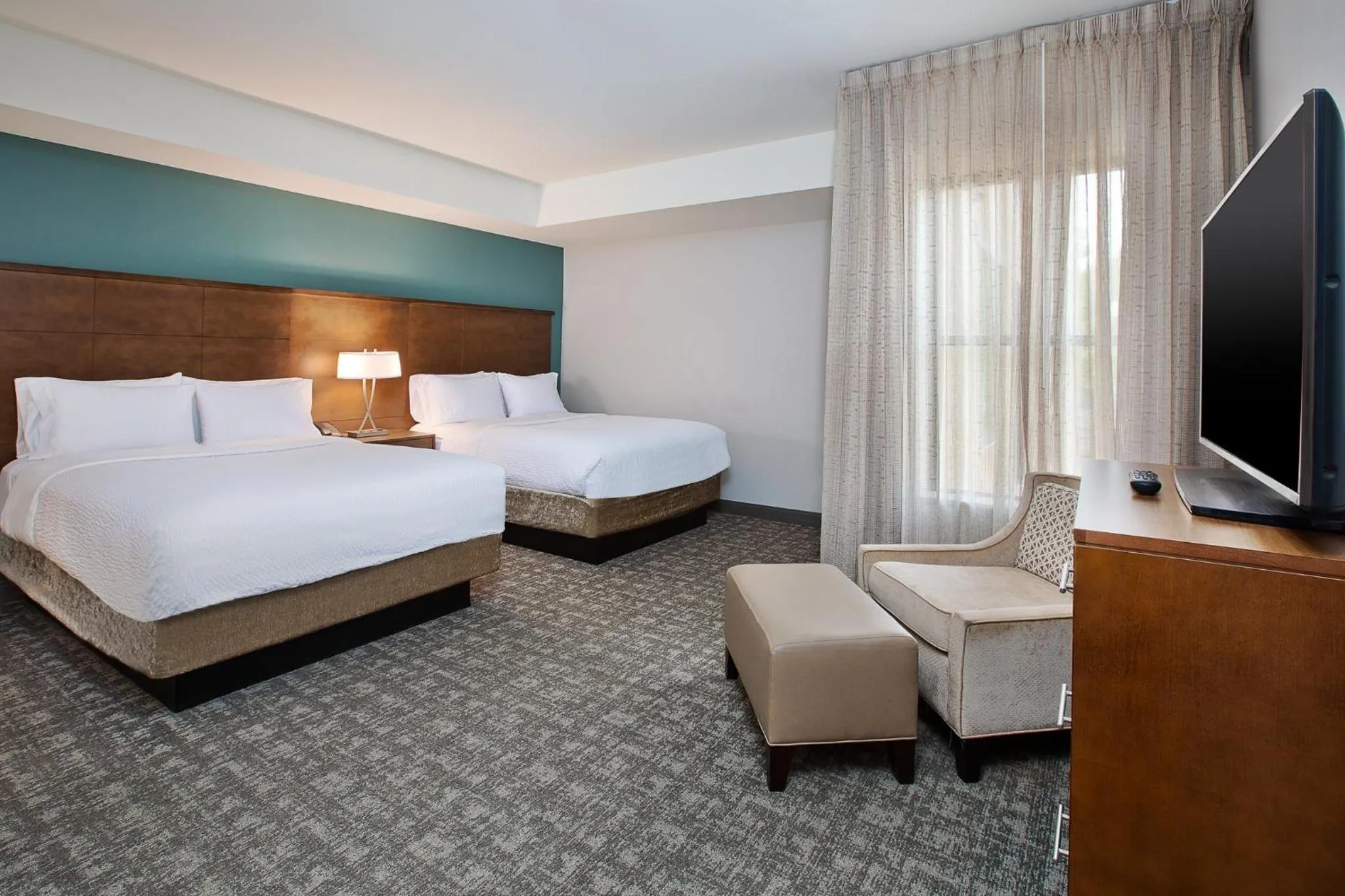 Photo of the whole room, Bed in Staybridge Suites Auburn Hills by IHG