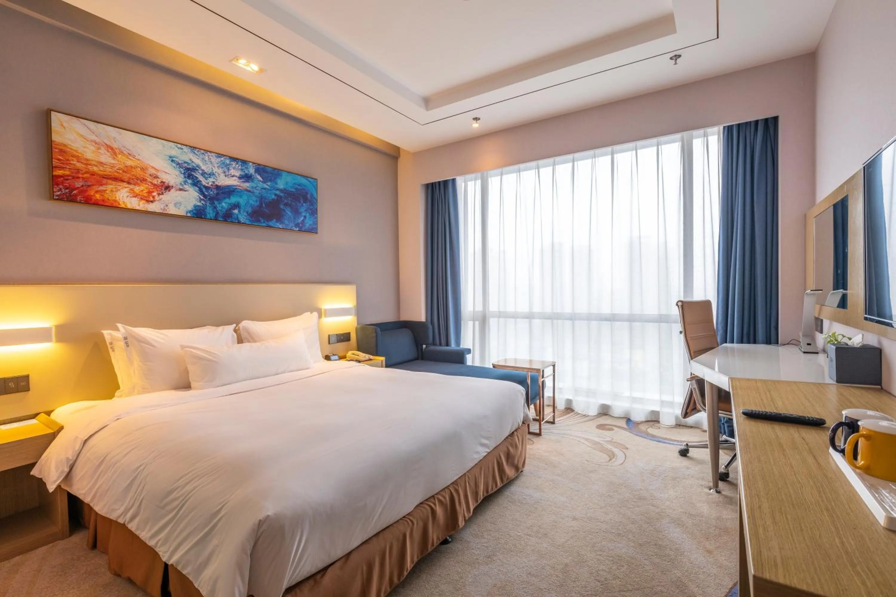 Photo of the whole room, Bed in Holiday Inn Express Anshan Downtown by IHG
