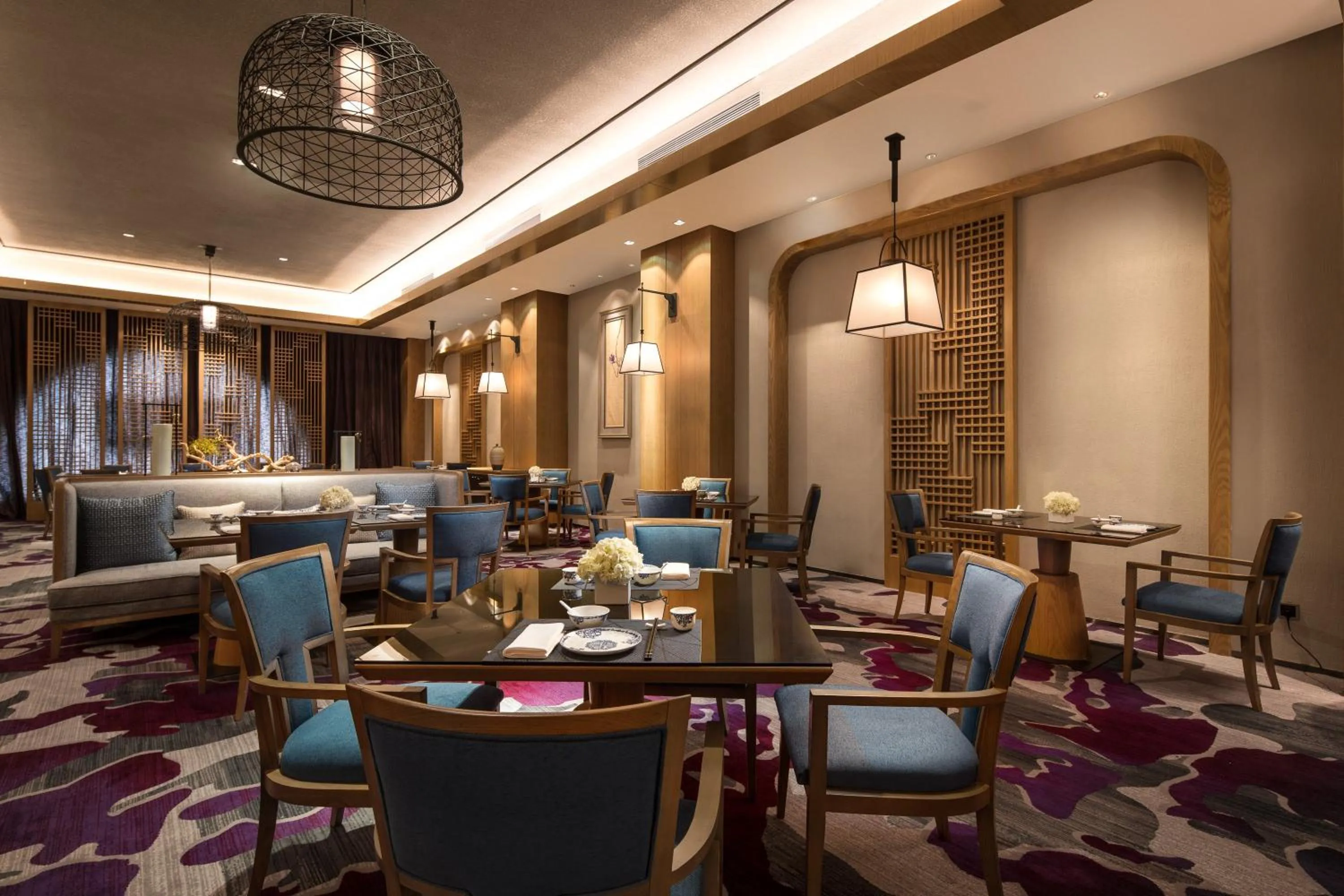 Restaurant/places to eat in Crowne Plaza QingdaoOriental Movie Metropolis by IHG