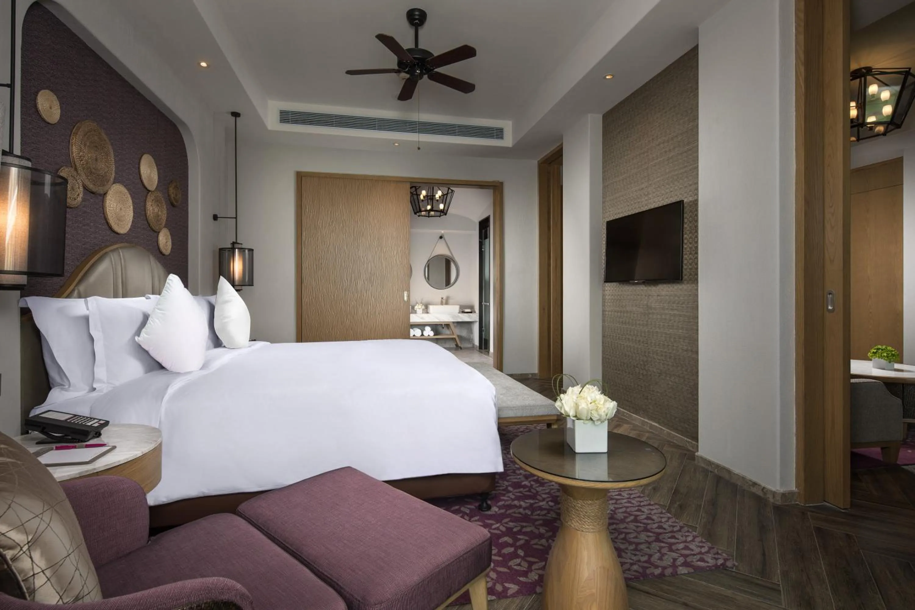 Photo of the whole room, Bed in Crowne Plaza QingdaoOriental Movie Metropolis by IHG