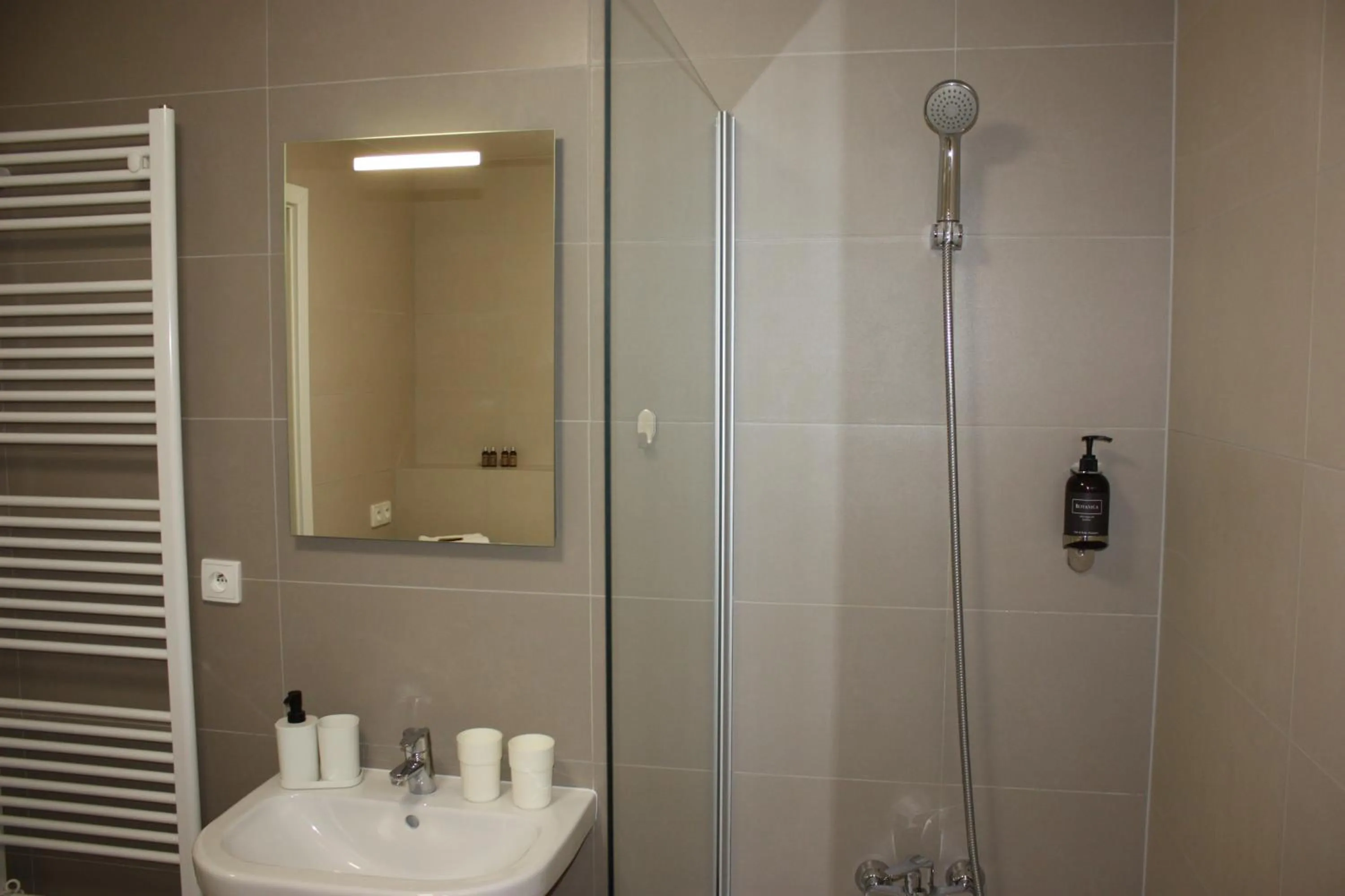 Bathroom in Lakepark Residence