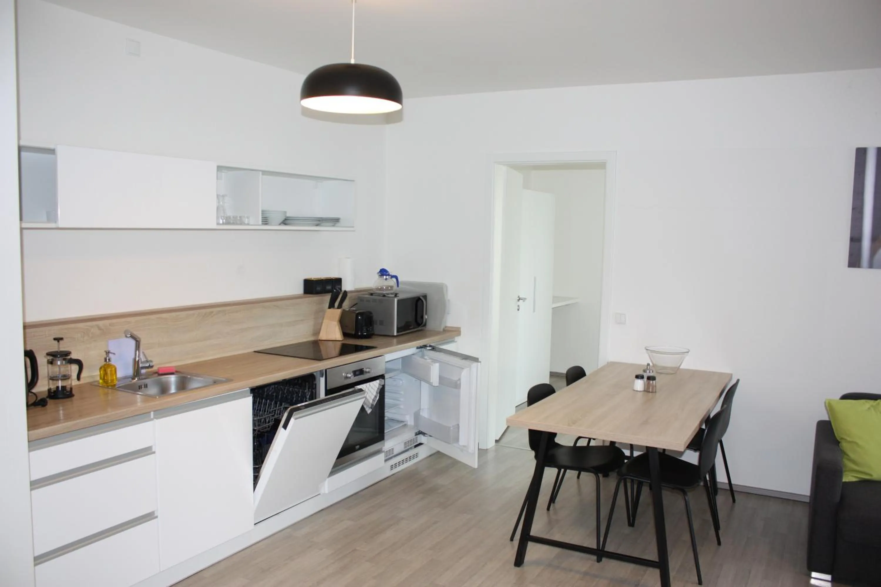 Kitchen or kitchenette in Lakepark Residence