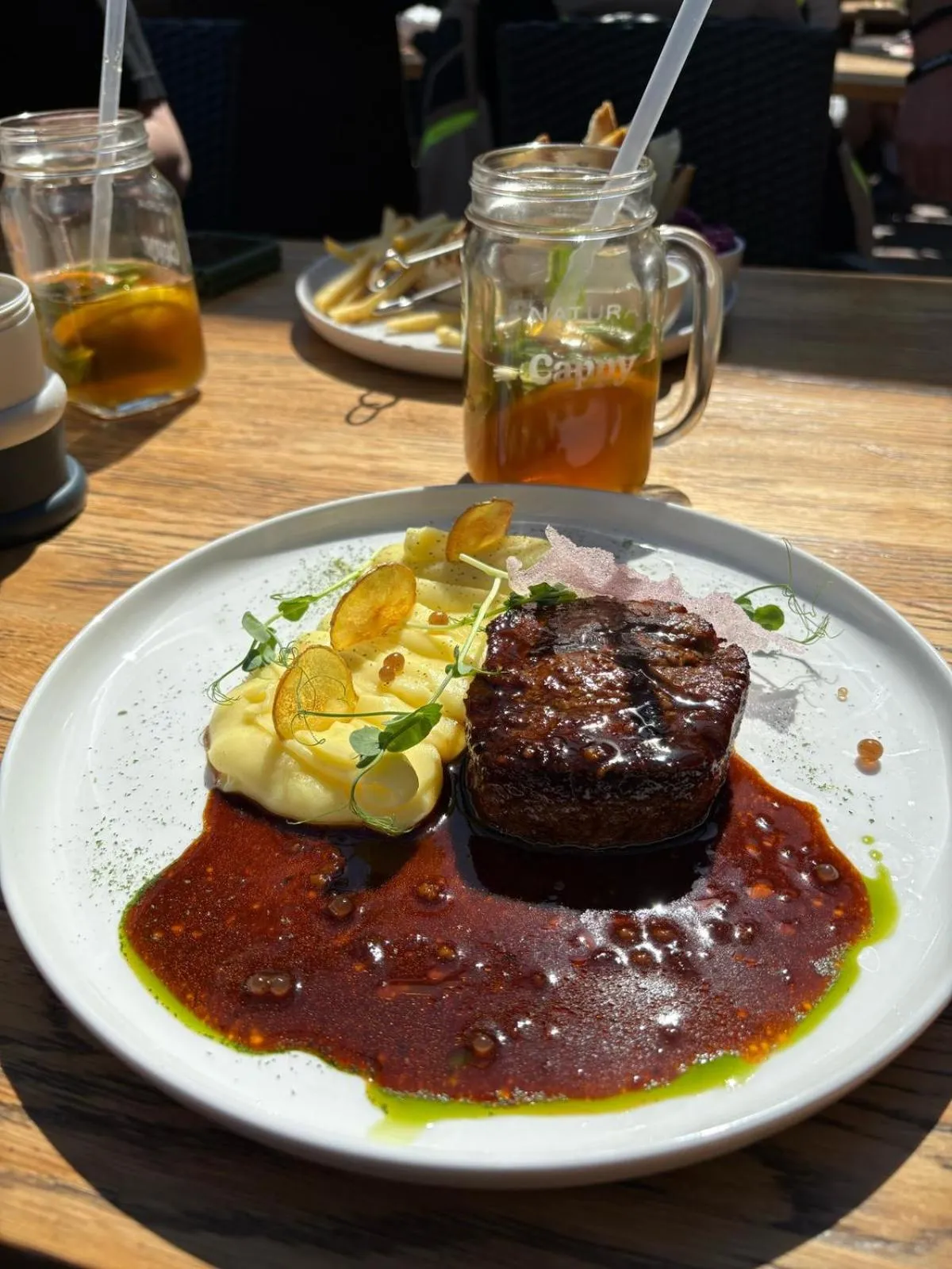 Restaurant/places to eat in Lakepark Residence