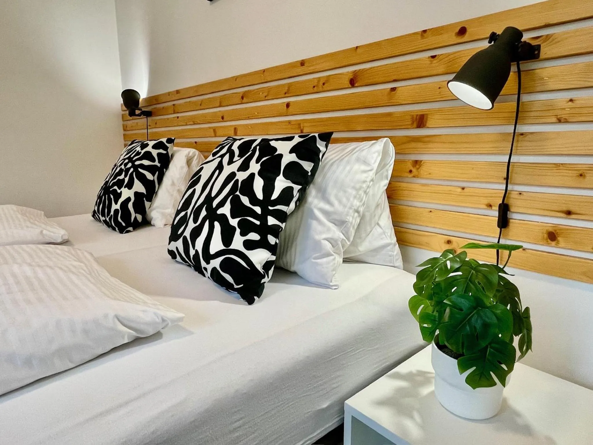 Bed in Lakepark Residence