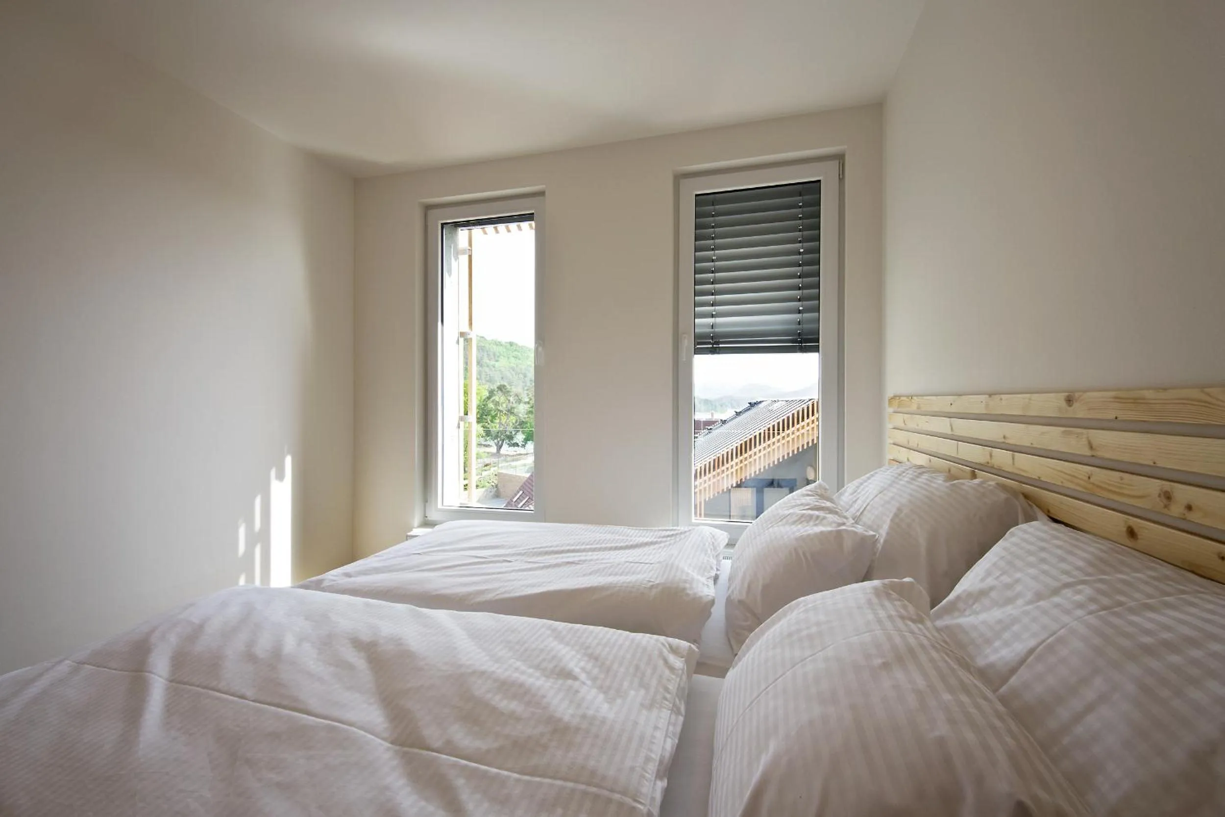 Bed in Lakepark Residence