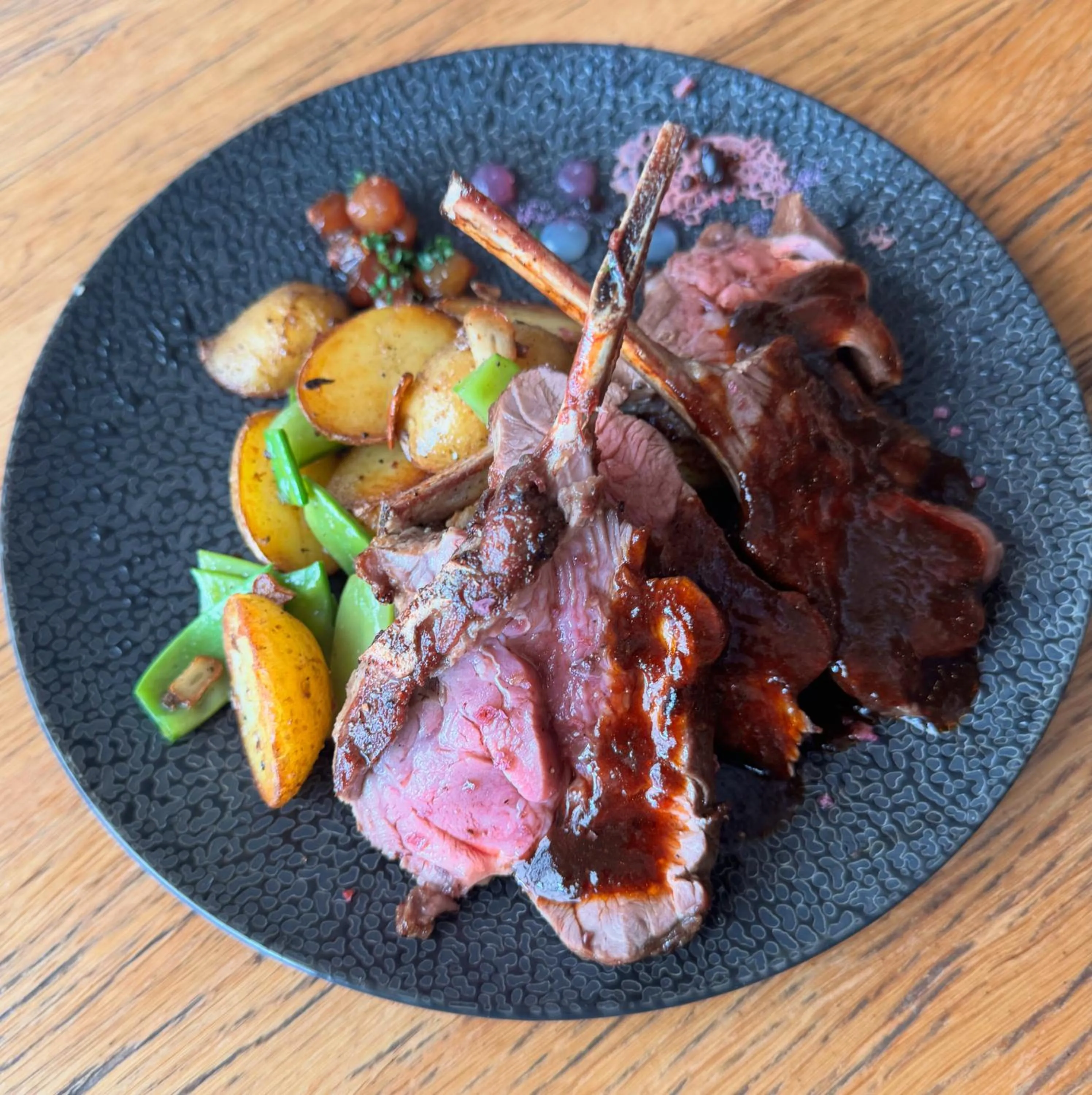 Restaurant/places to eat in Lakepark Residence