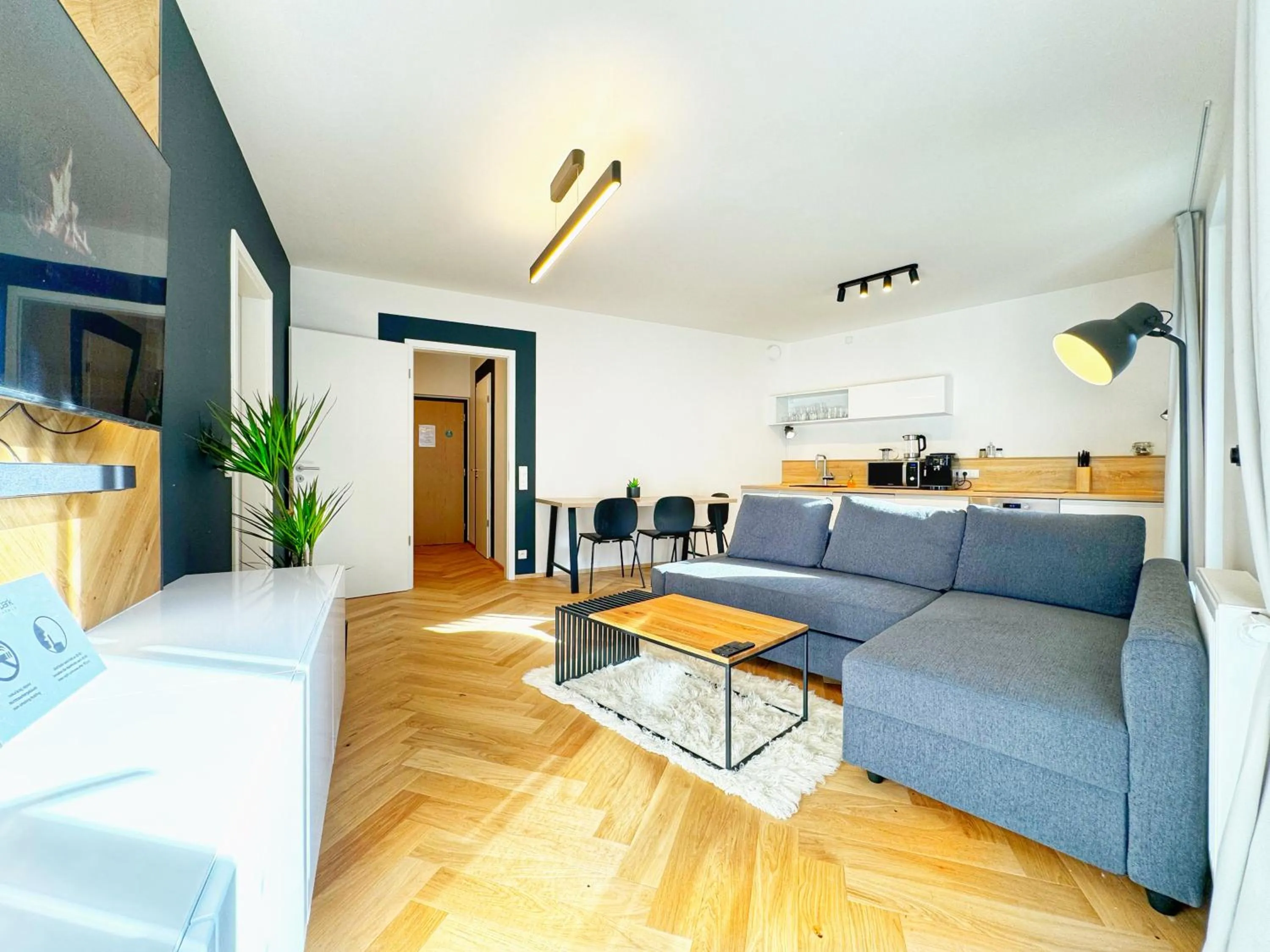 Kitchen or kitchenette in Lakepark Residence