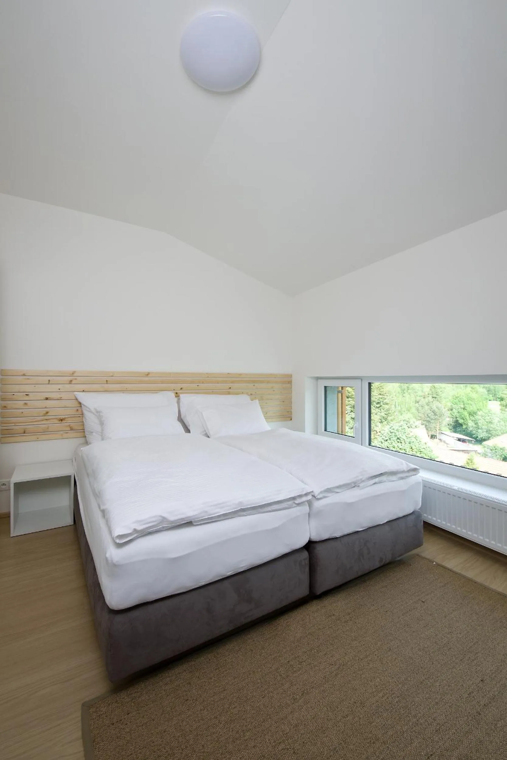 Bedroom, Bed in Lakepark Residence