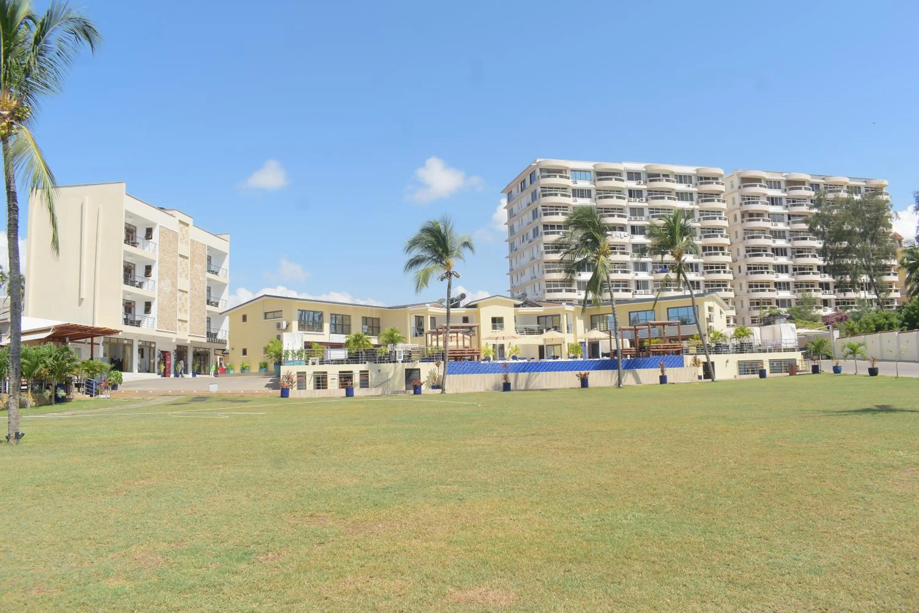 Property building in Jumeirah Beachfront