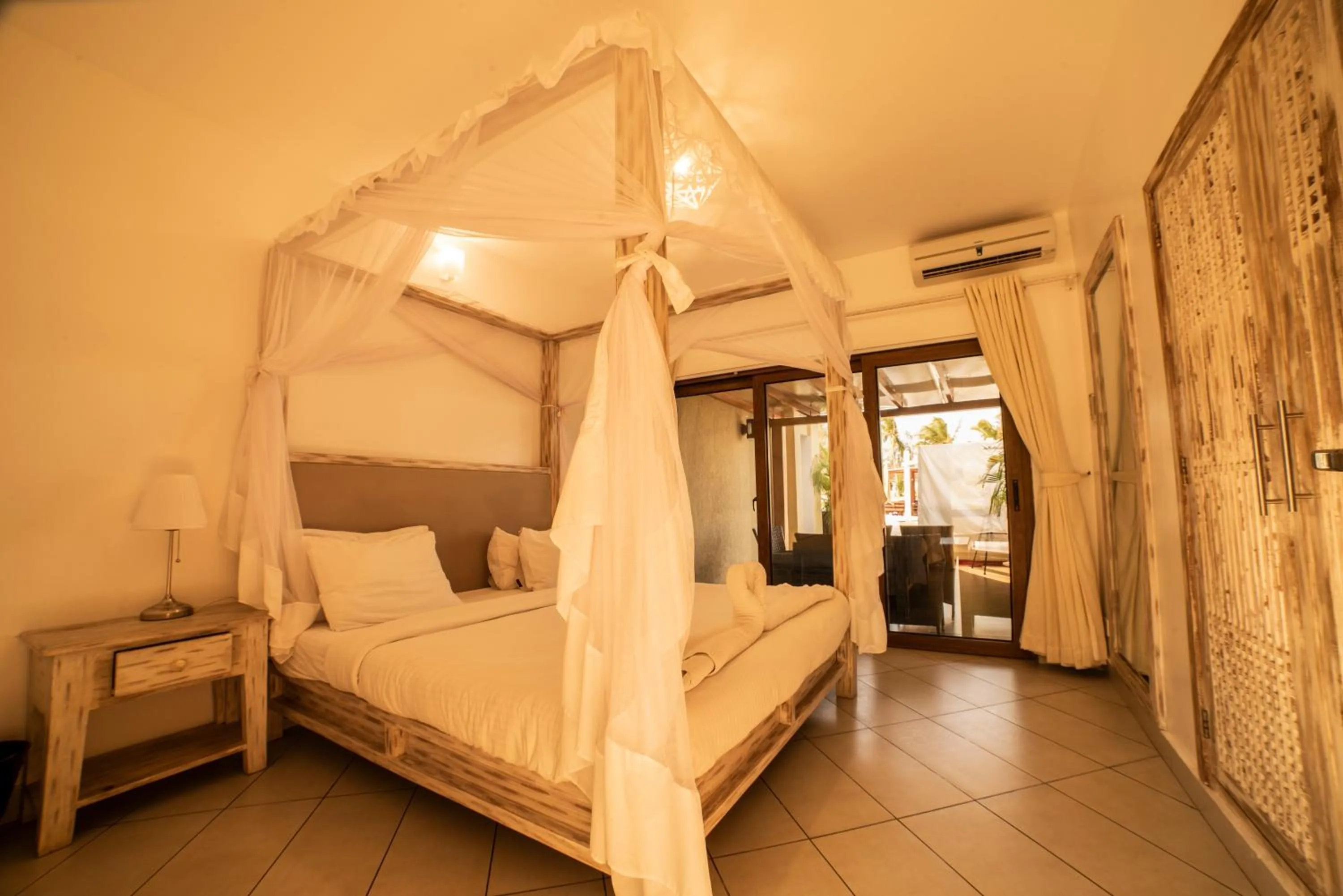 Bedroom, Bed in Jumeirah Beachfront