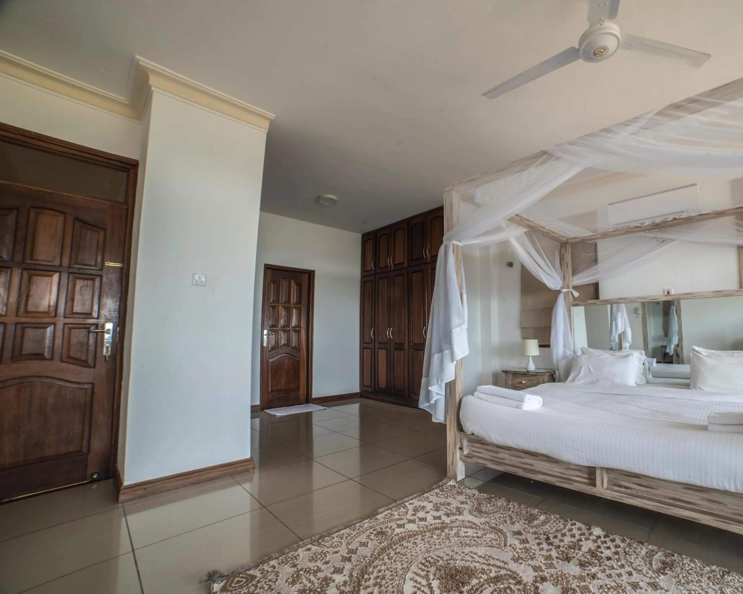 View (from property/room), Bed in Jumeirah Beachfront