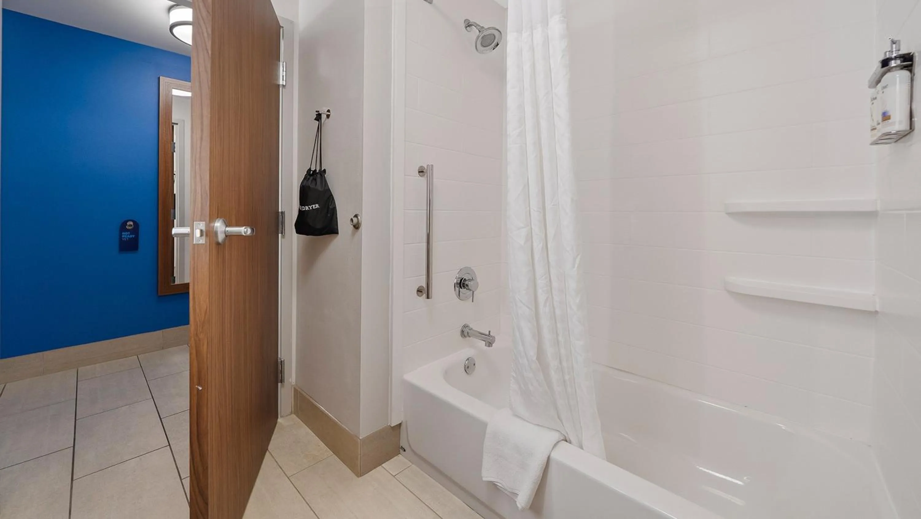 Bathroom in Holiday Inn Express & Suites Macon North by IHG