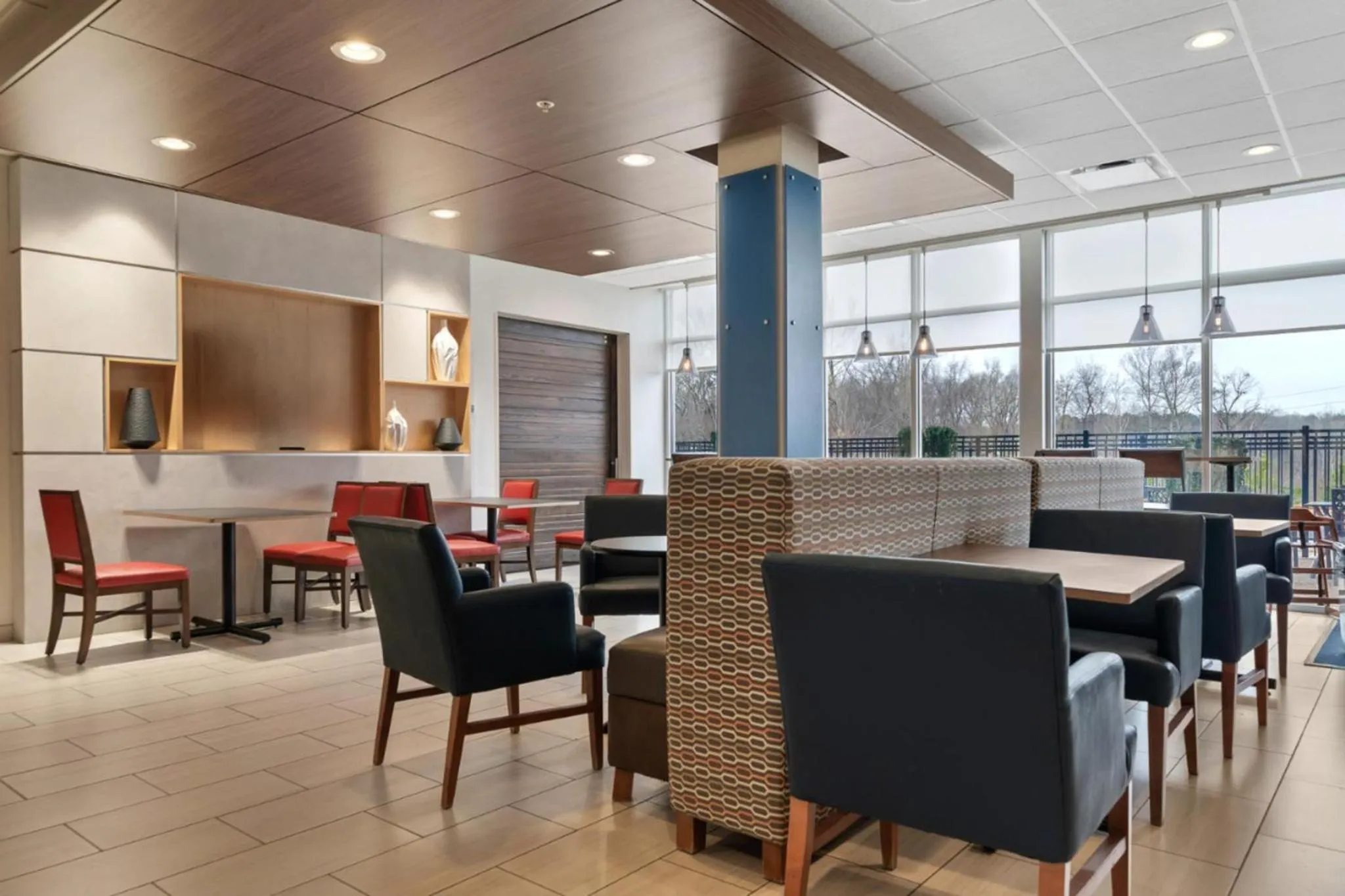 Breakfast in Holiday Inn Express & Suites Macon North by IHG