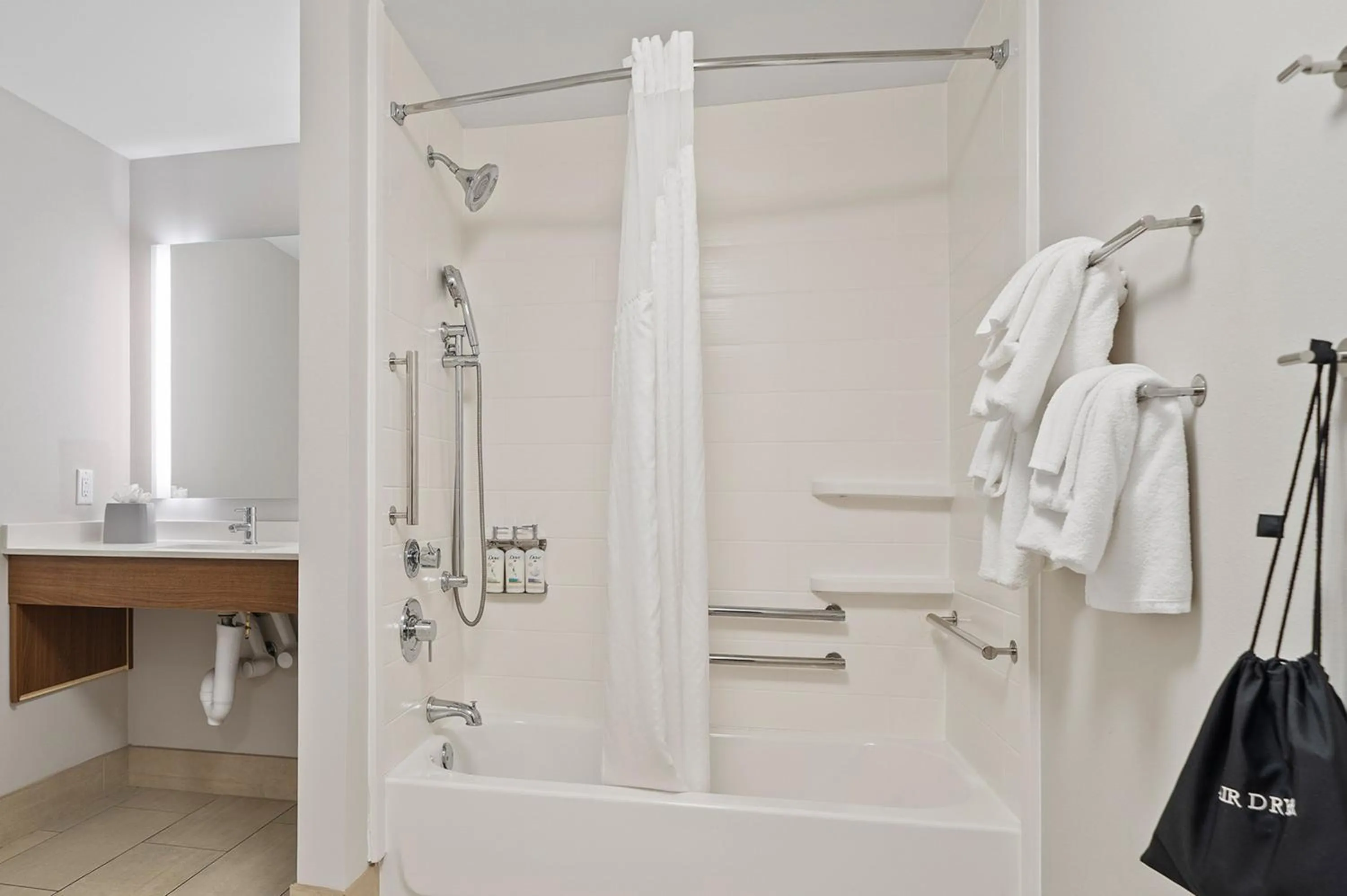 Bathroom in Holiday Inn Express & Suites Macon North by IHG