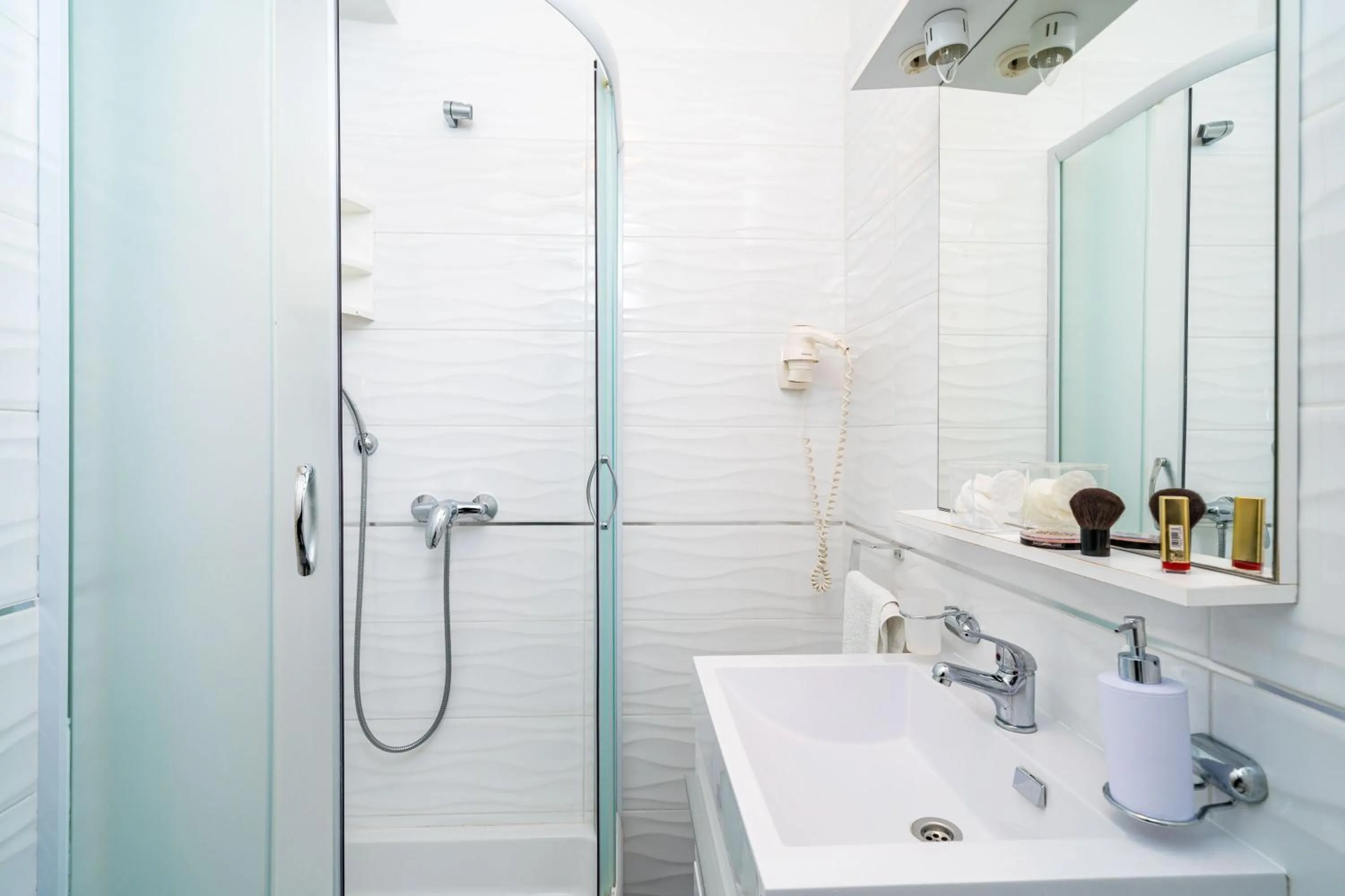 Bathroom in Jele Rooms