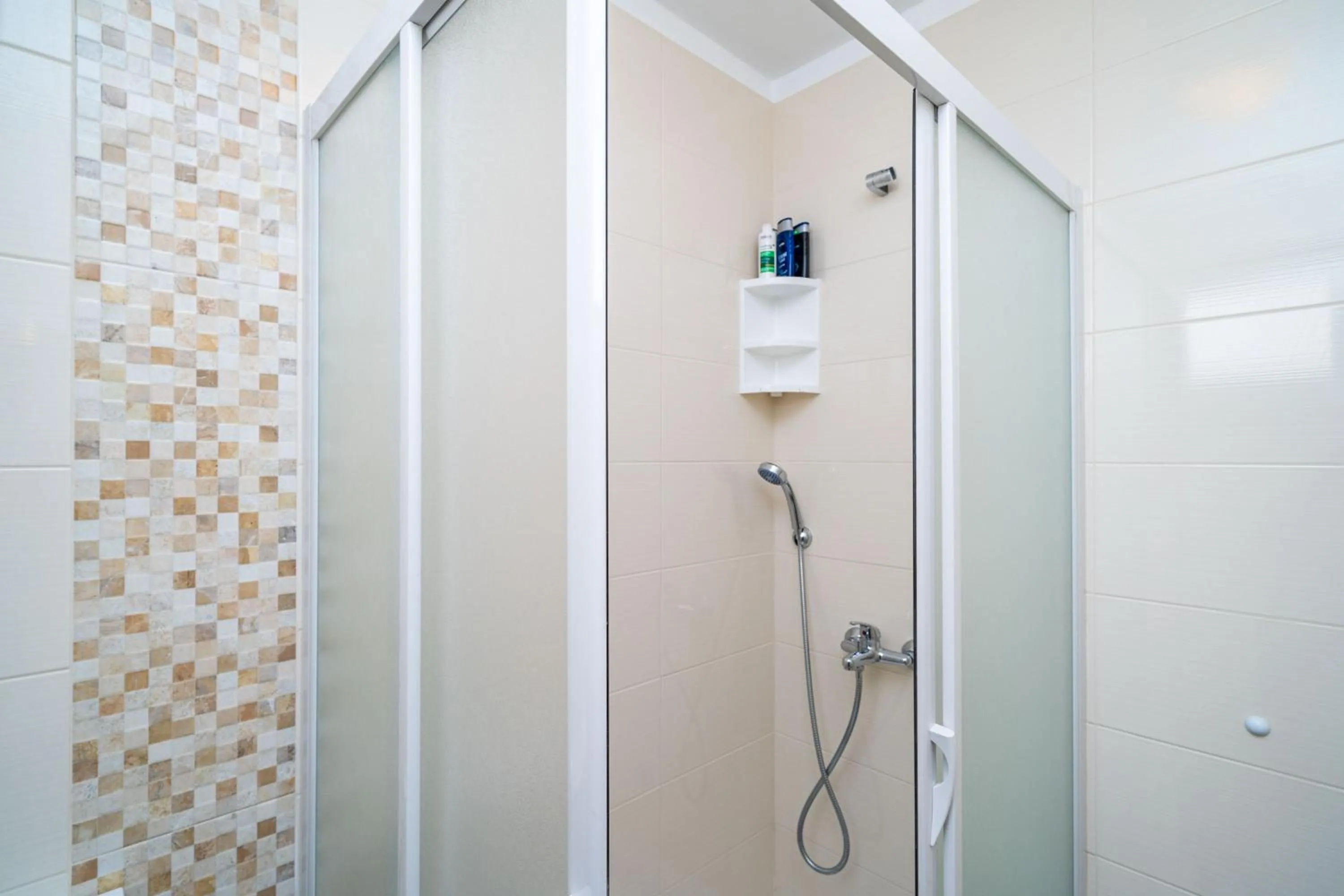 Bathroom in Jele Rooms