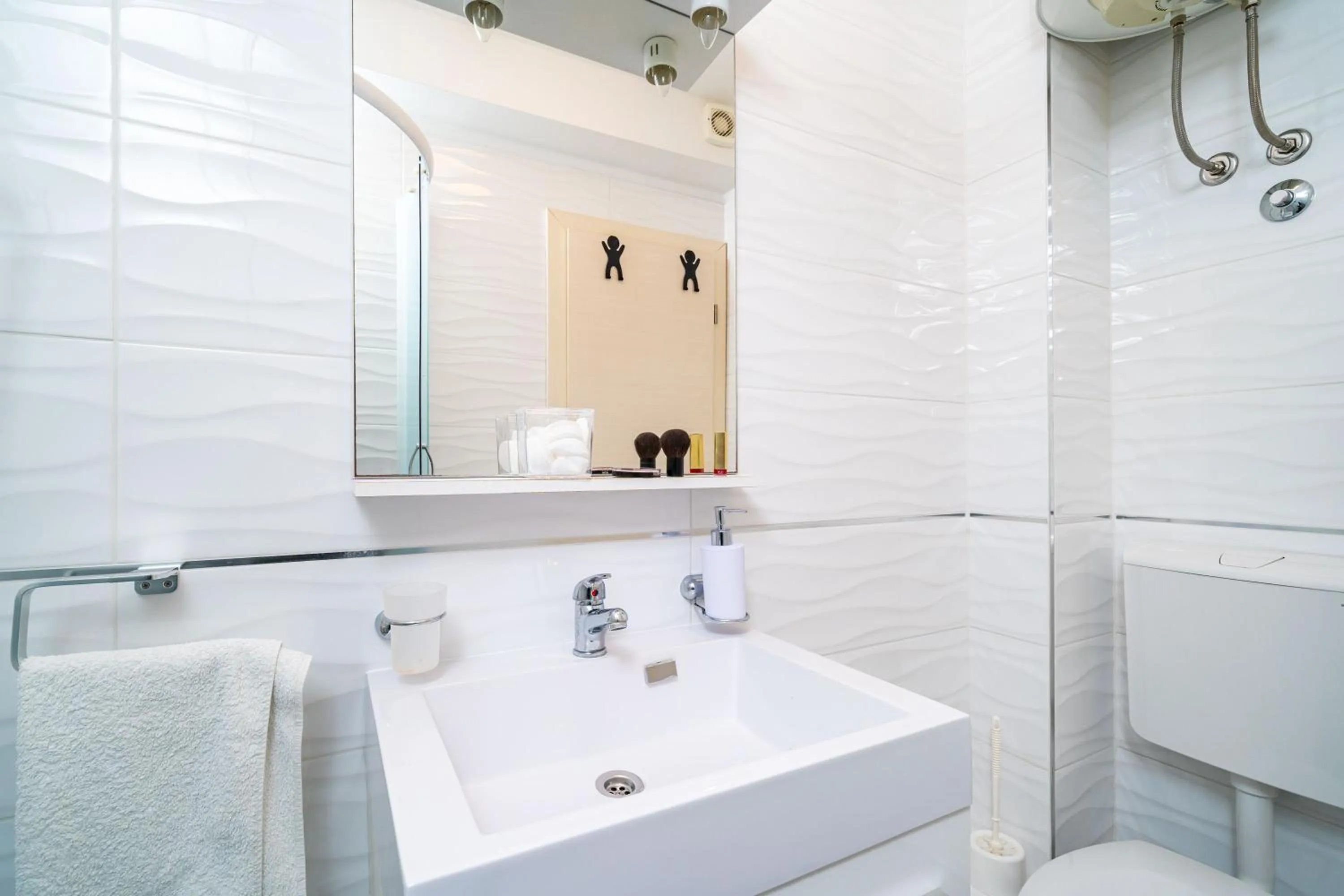 Bathroom in Jele Rooms