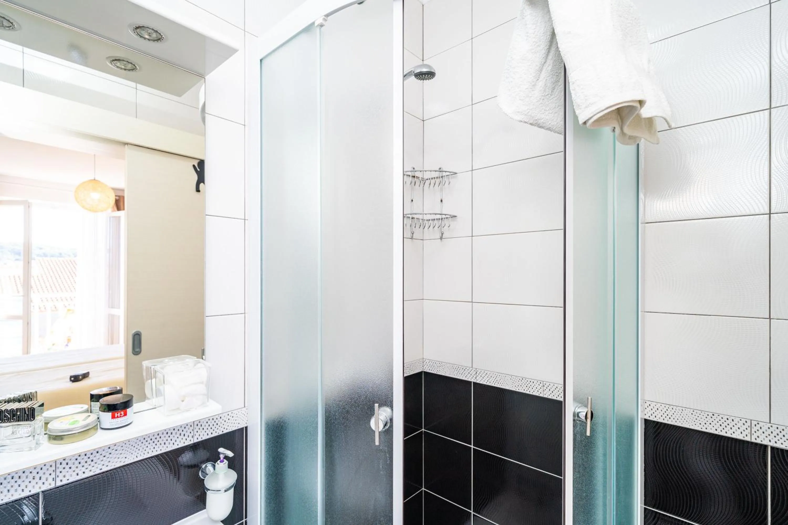 Bathroom in Jele Rooms