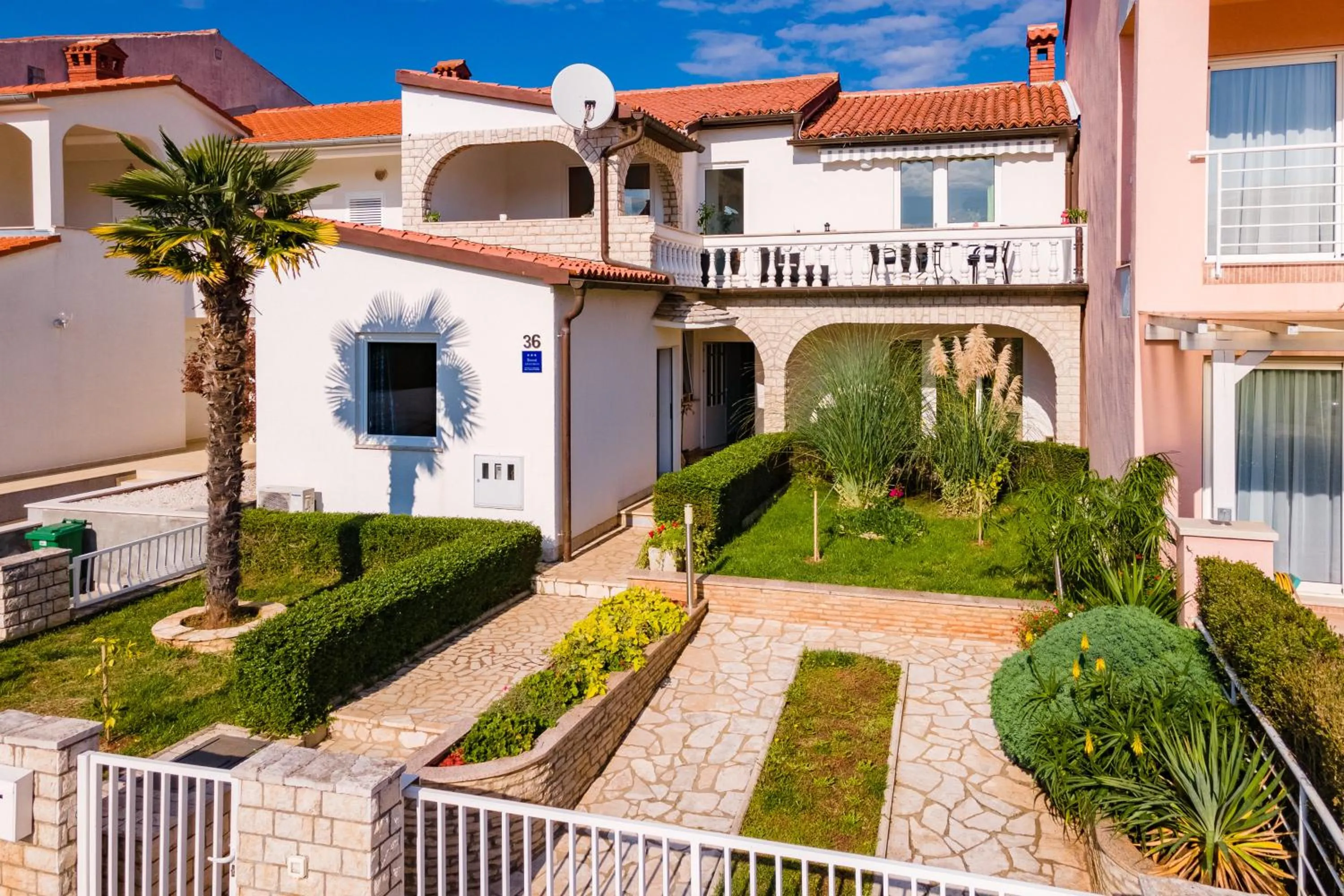 Property building in Casa Zen