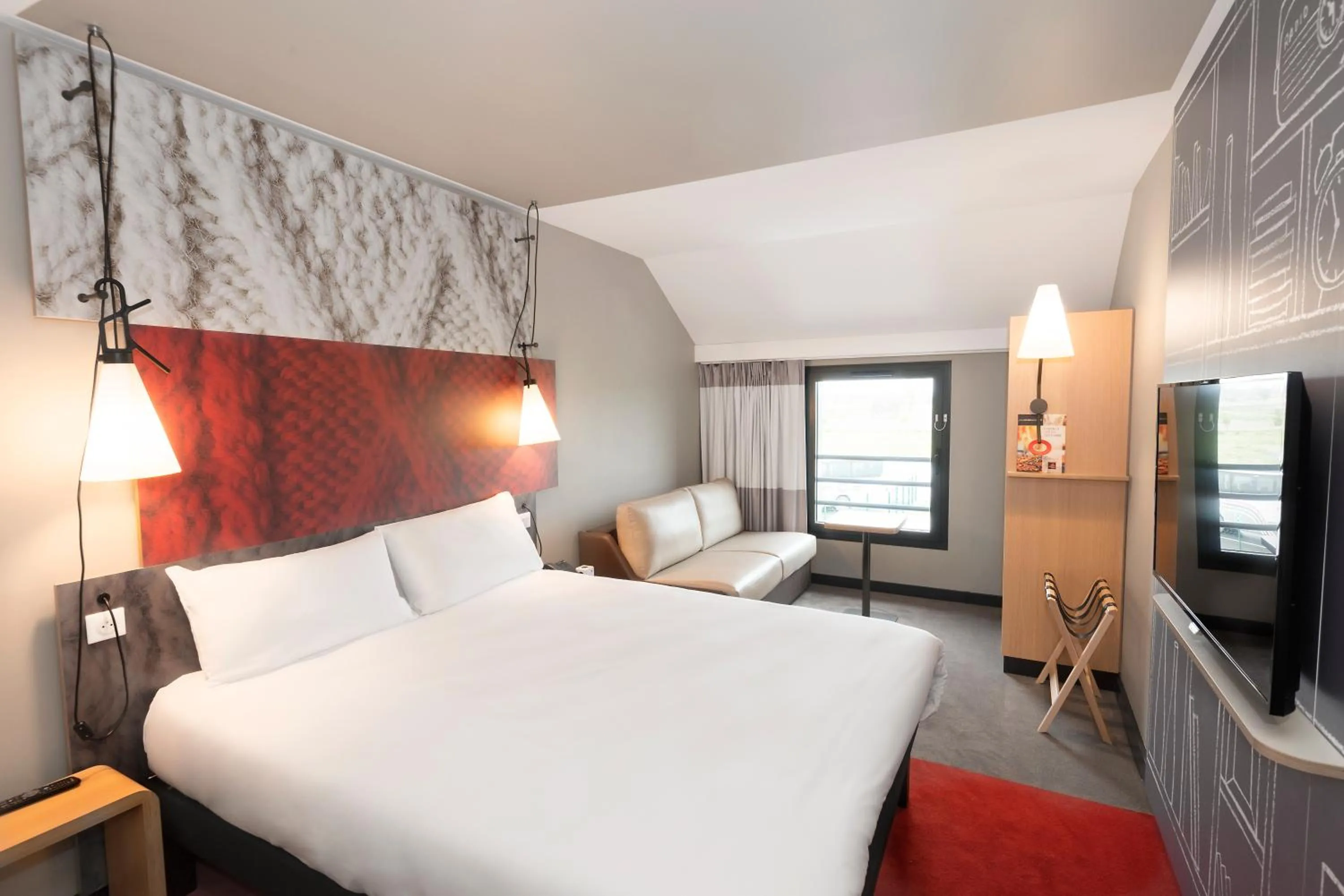 Photo of the whole room, Bed in ibis Pontorson Baie Du Mont Saint Michel